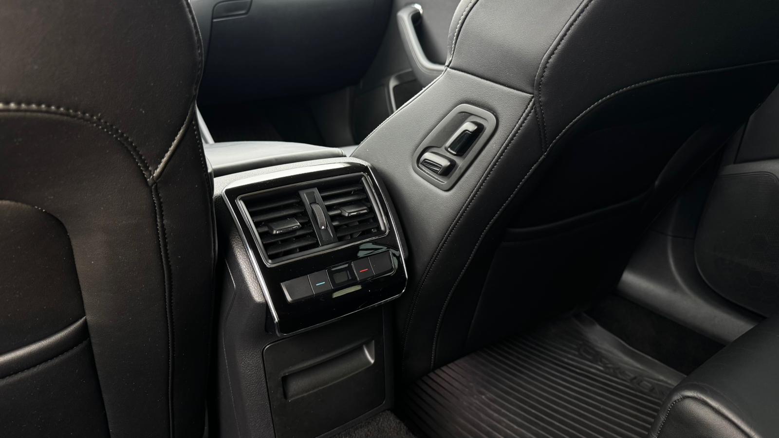 SKODA SUPERB-image-13