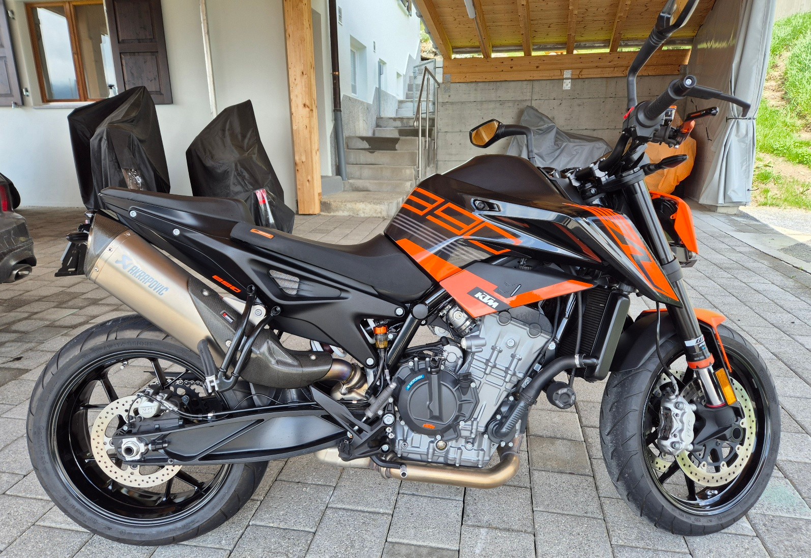 KTM 890 Duke L-image-3