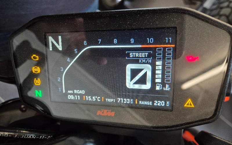KTM 890 Duke L-image-4