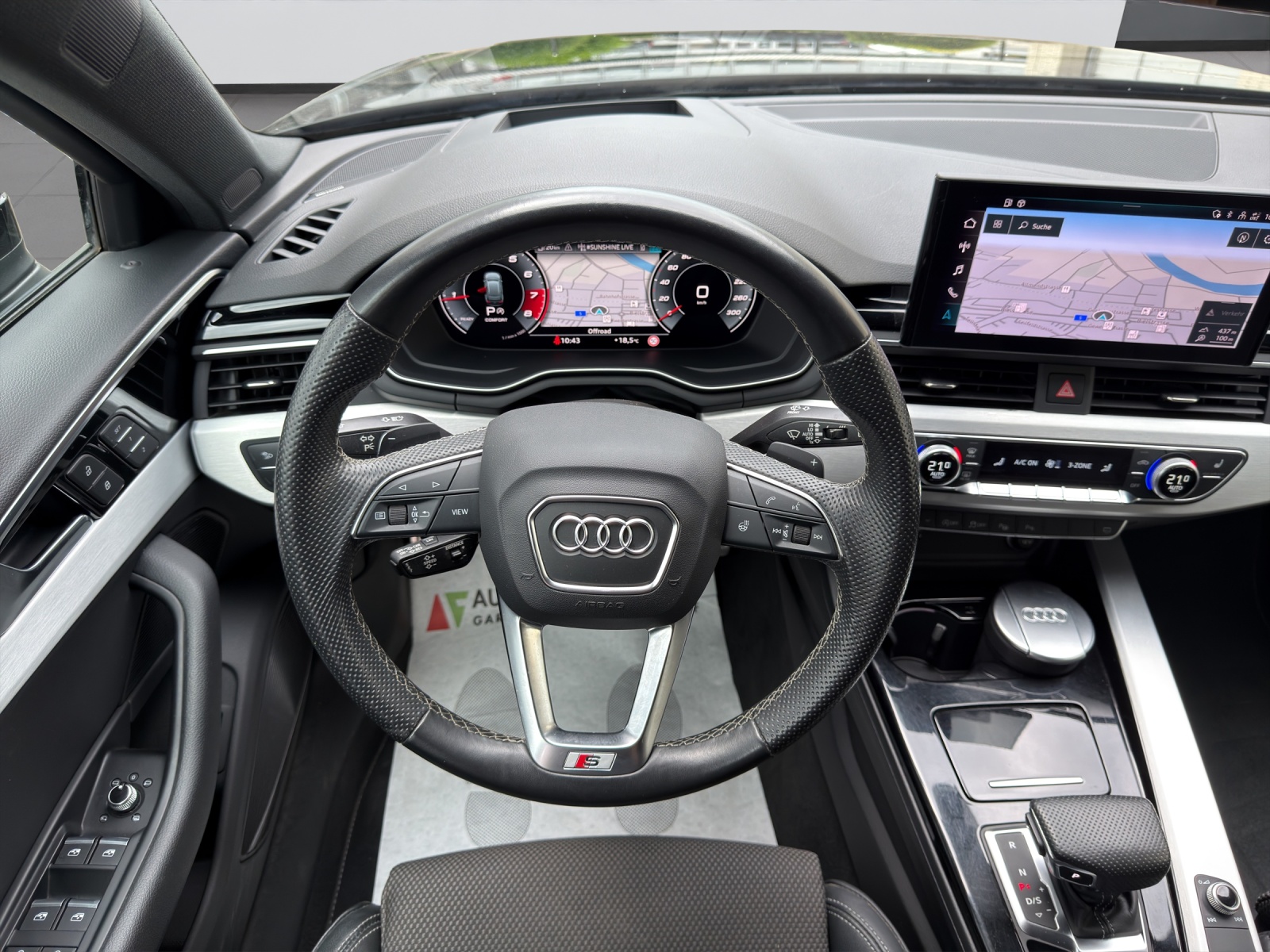 AUDI A4 Avant 45 TFSI S line S-tronic quattro-image-16