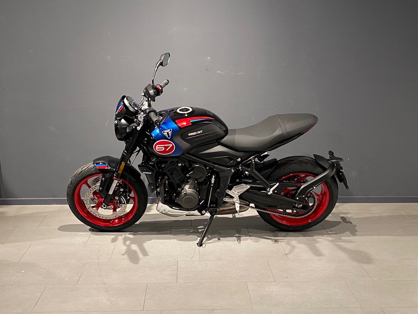 TRIUMPH Trident 660-image-3