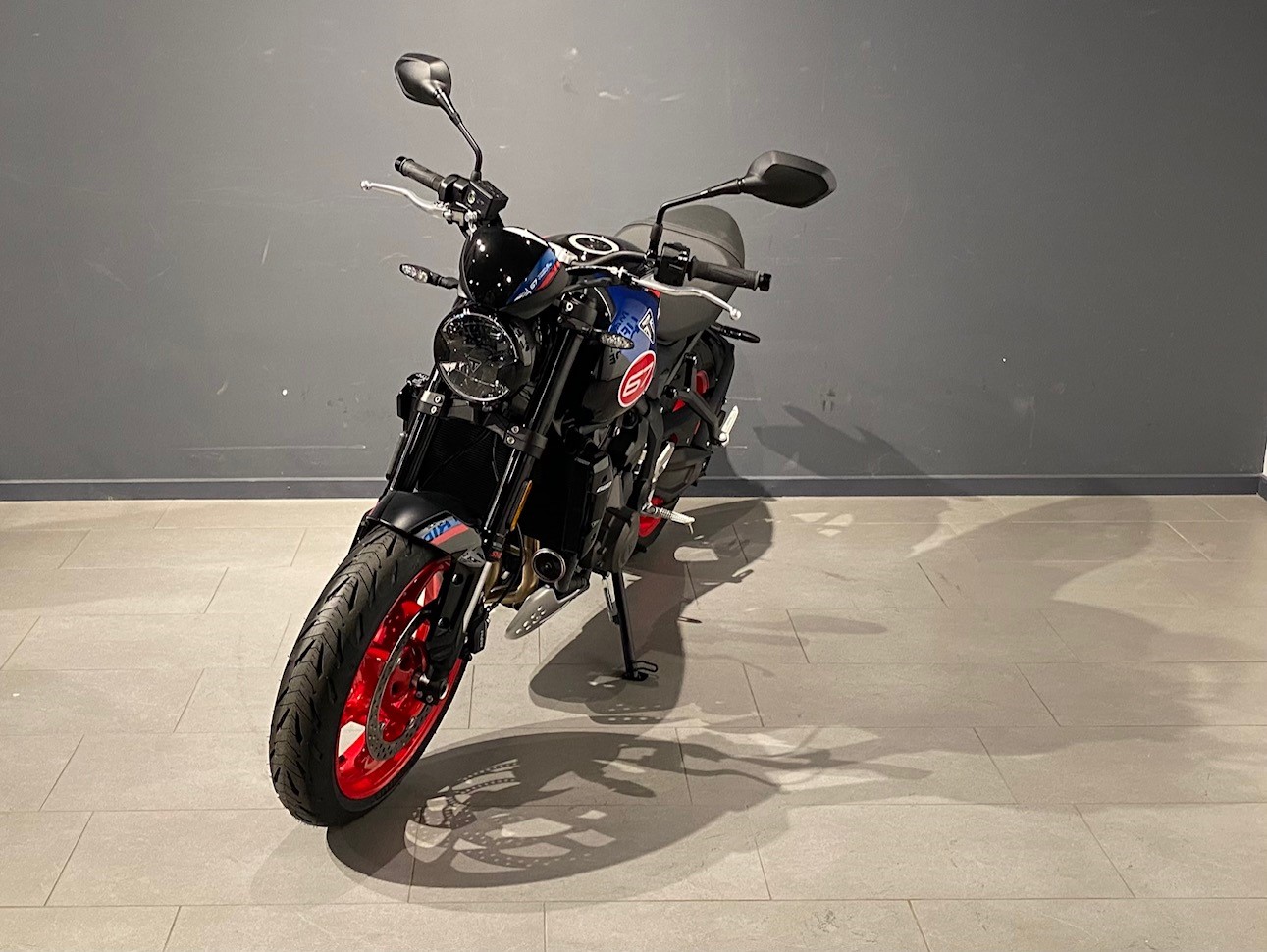 TRIUMPH Trident 660-image-2