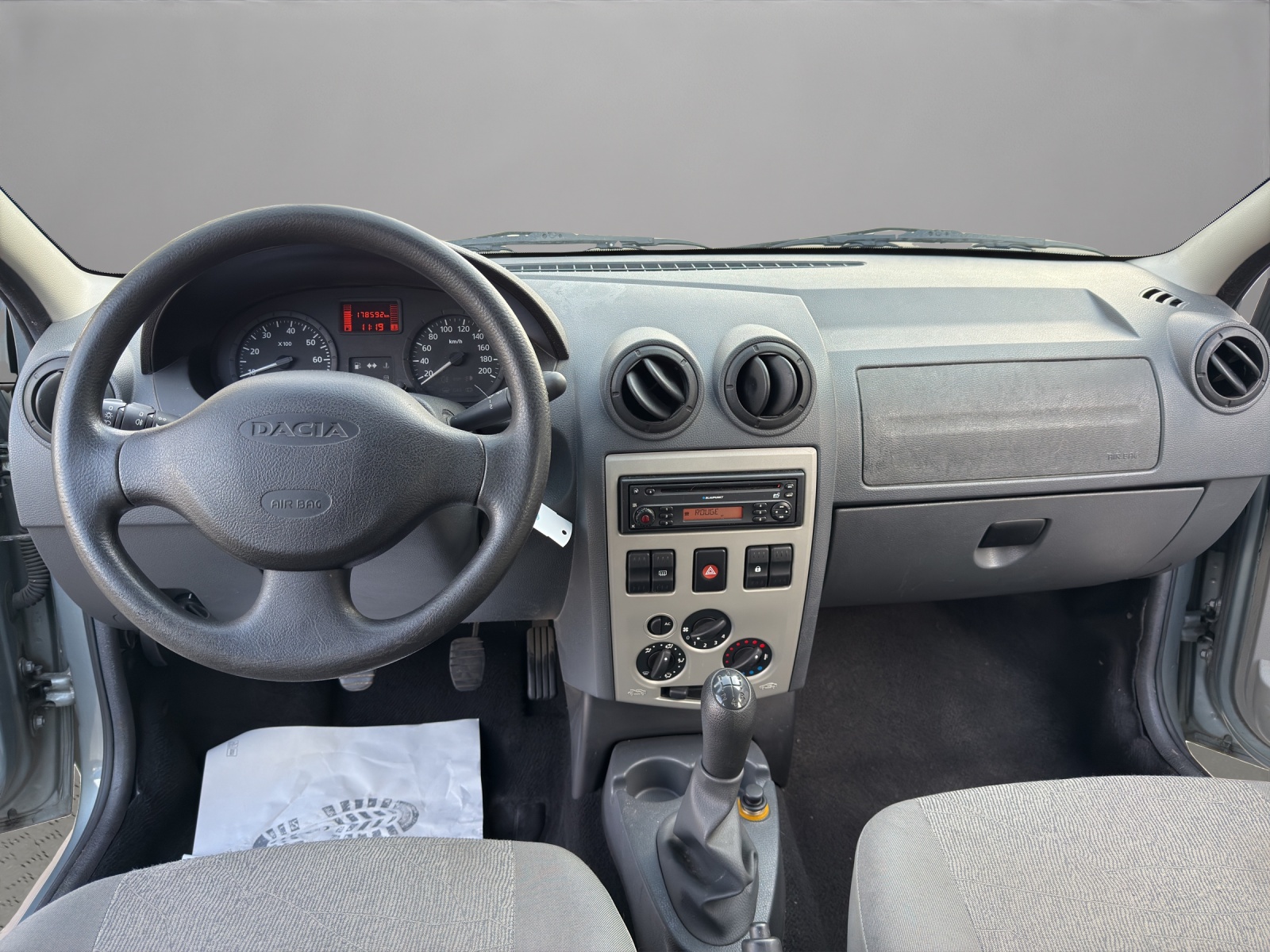 DACIA Logan 1.6 Ambiance-image-13