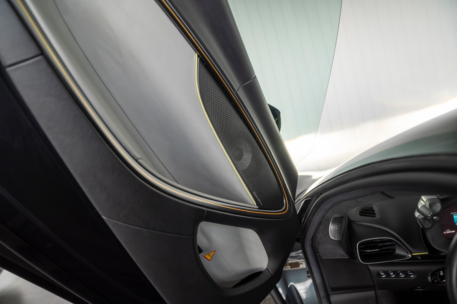 McLAREN ARTURA 3.0 V6-image-10