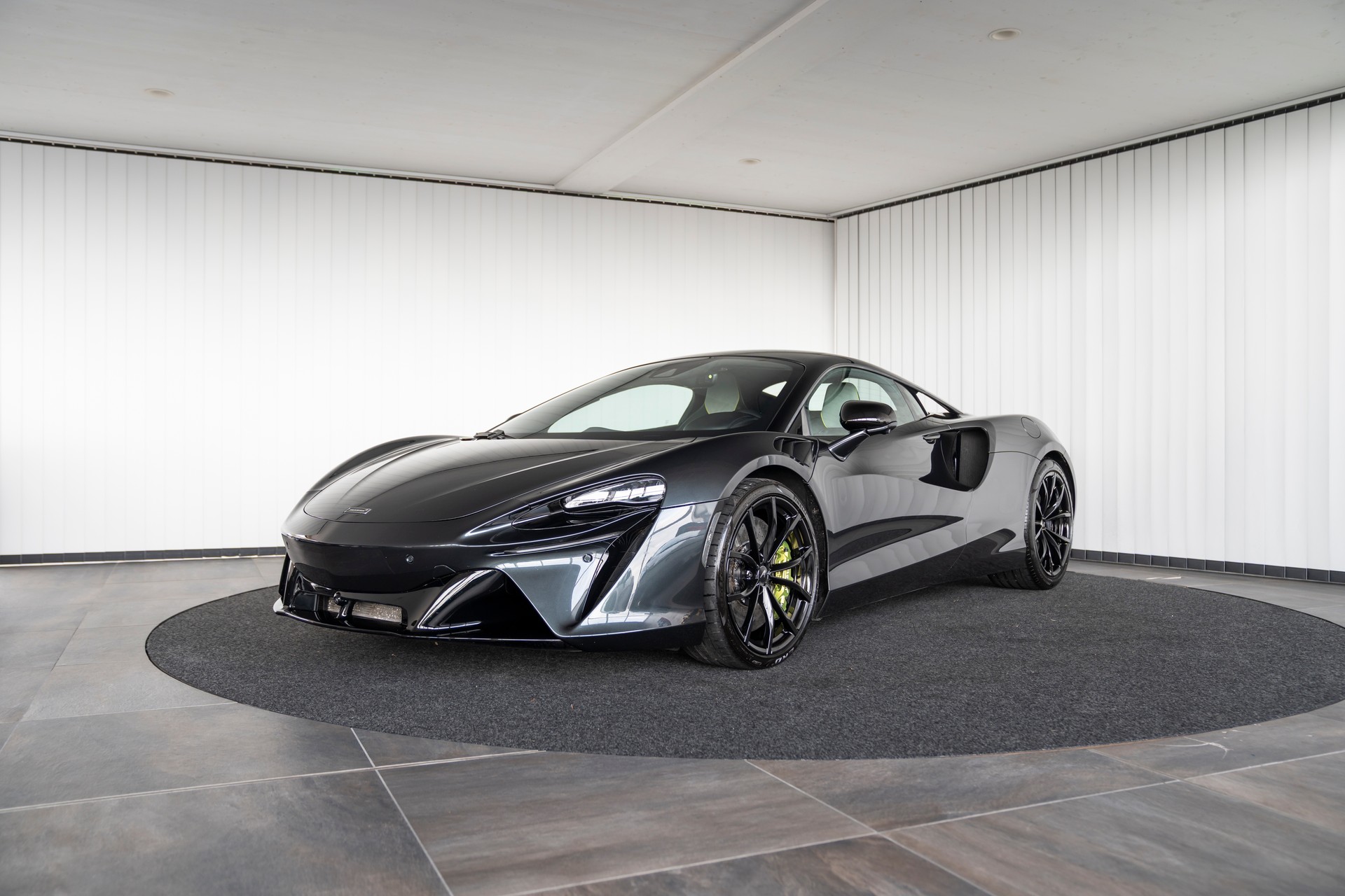 McLAREN ARTURA 3.0 V6