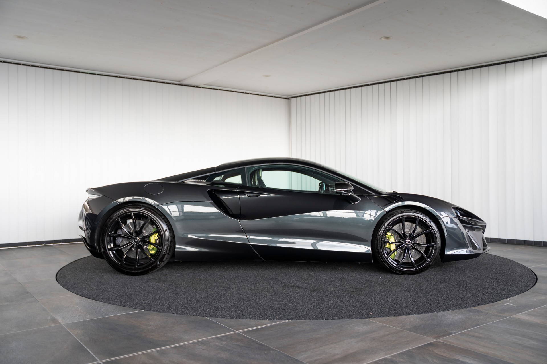 McLAREN ARTURA 3.0 V6-showroom-element-3