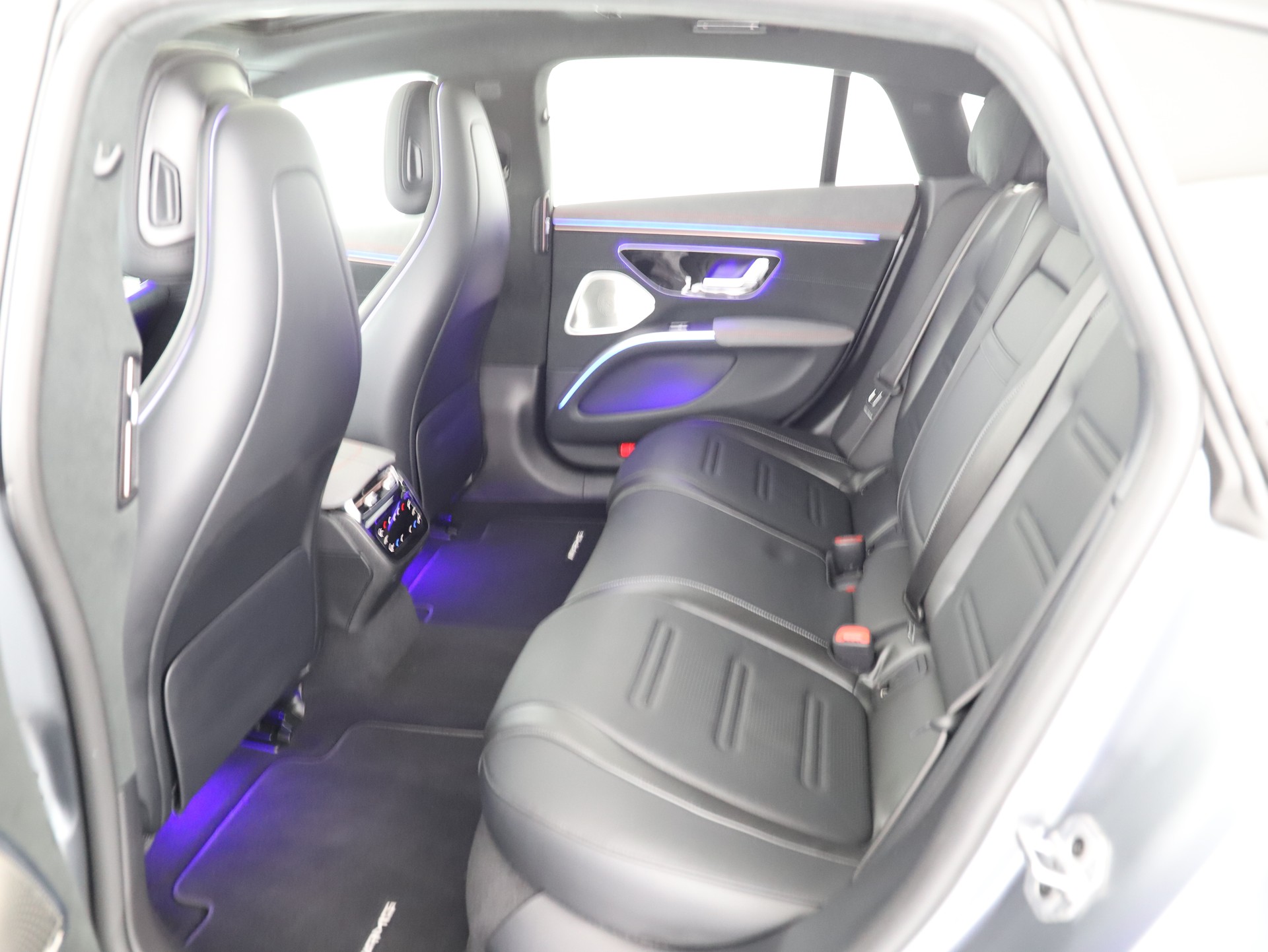 MERCEDES-BENZ EQS 53 4Matic+-image-14
