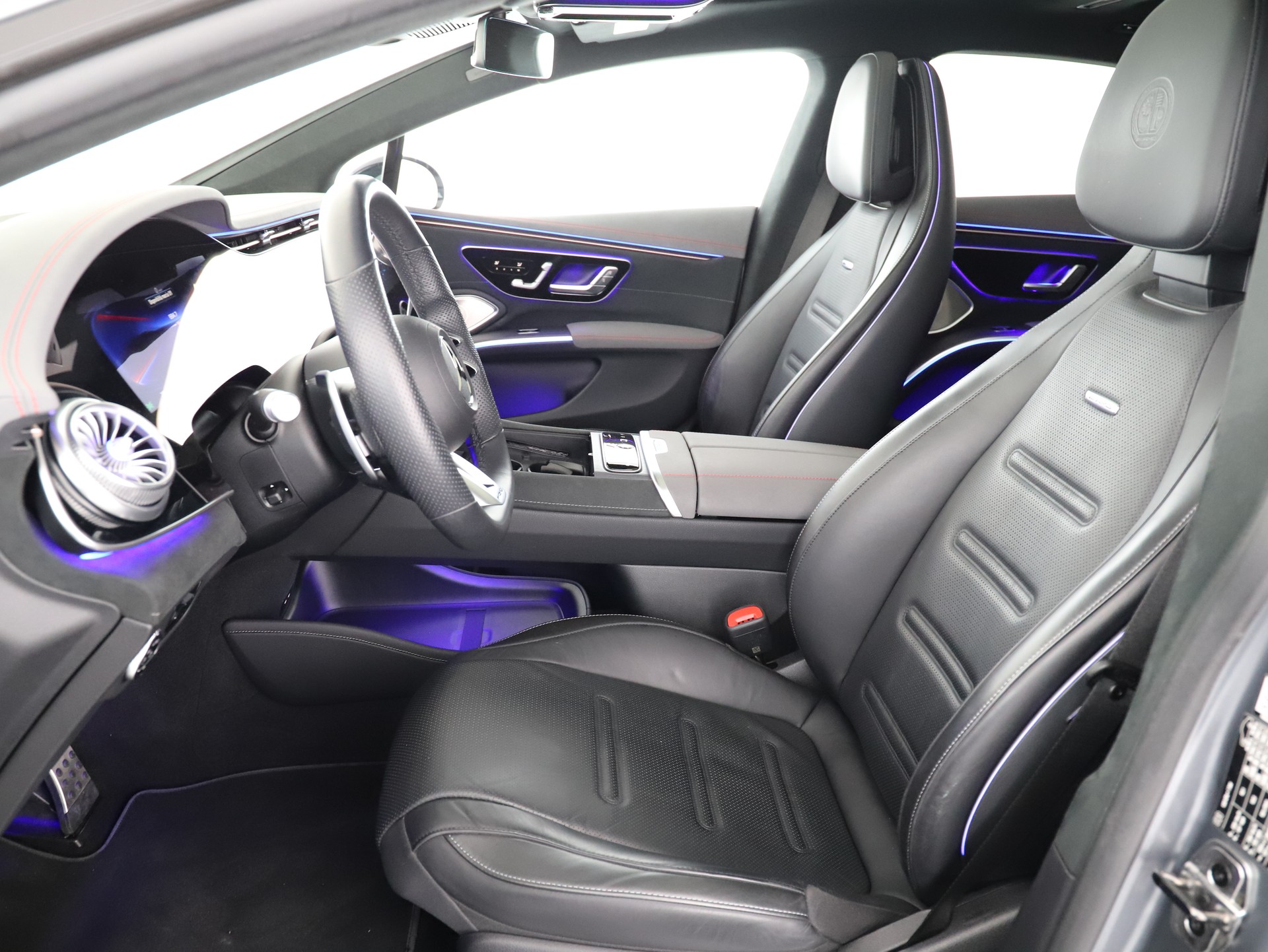 MERCEDES-BENZ EQS 53 4Matic+-image-10