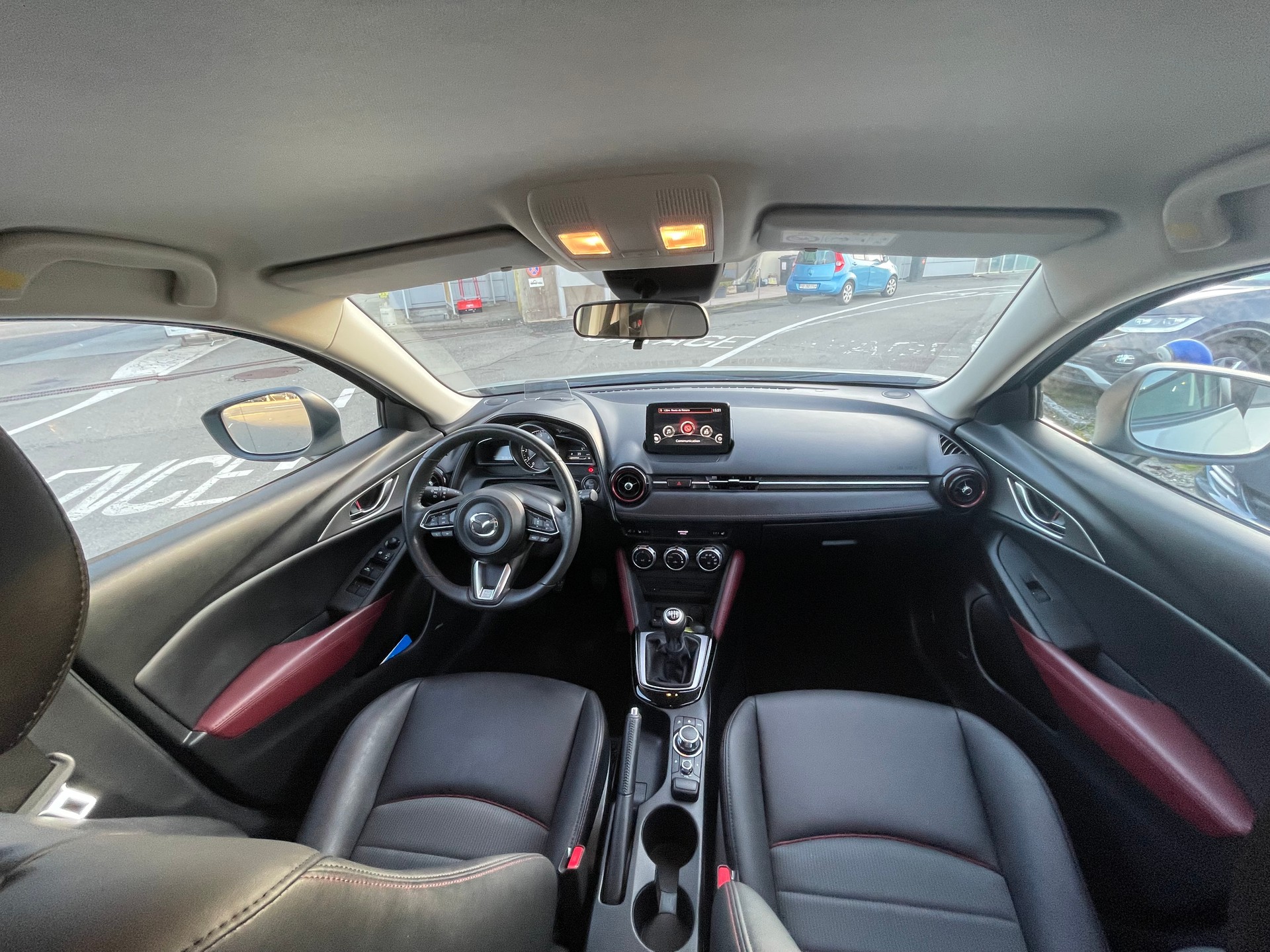 MAZDA CX-3 SKYACTIV-G 120 Revolution FWD-image-6