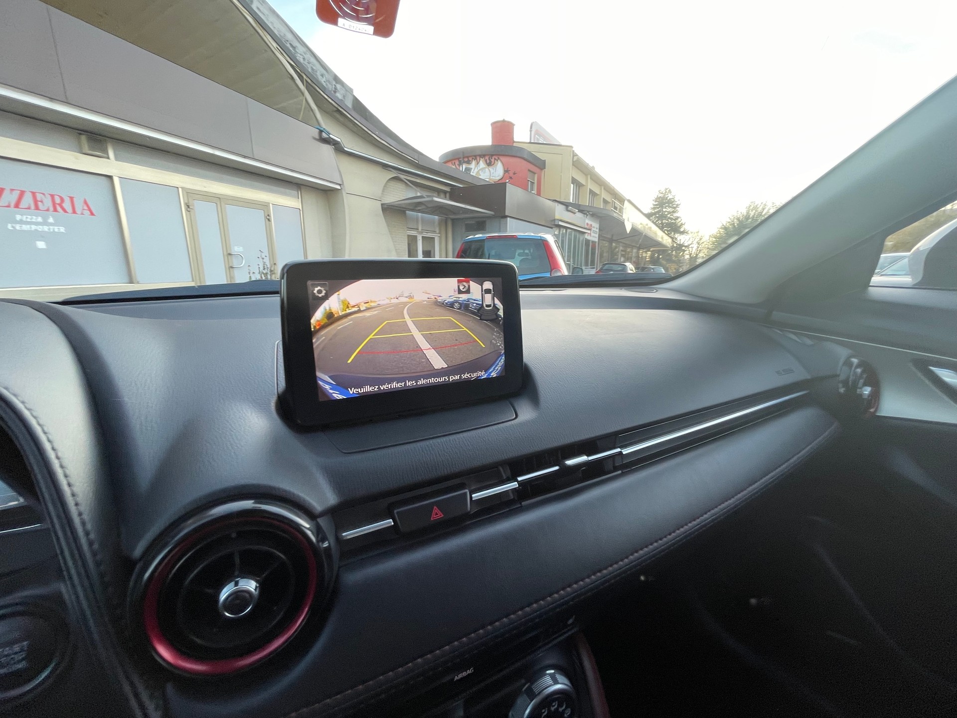 MAZDA CX-3 SKYACTIV-G 120 Revolution FWD-image-8