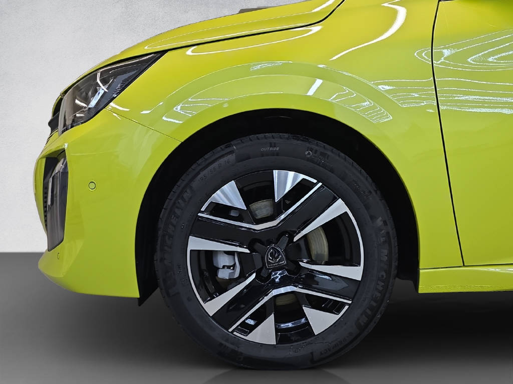 PEUGEOT 208 1.2 Hybrid Allure Premium-image-6