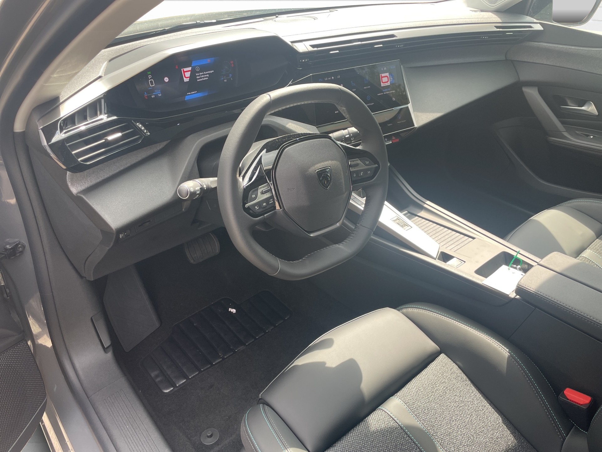 PEUGEOT 308 SW 1.2 Hybrid Allure-image-5
