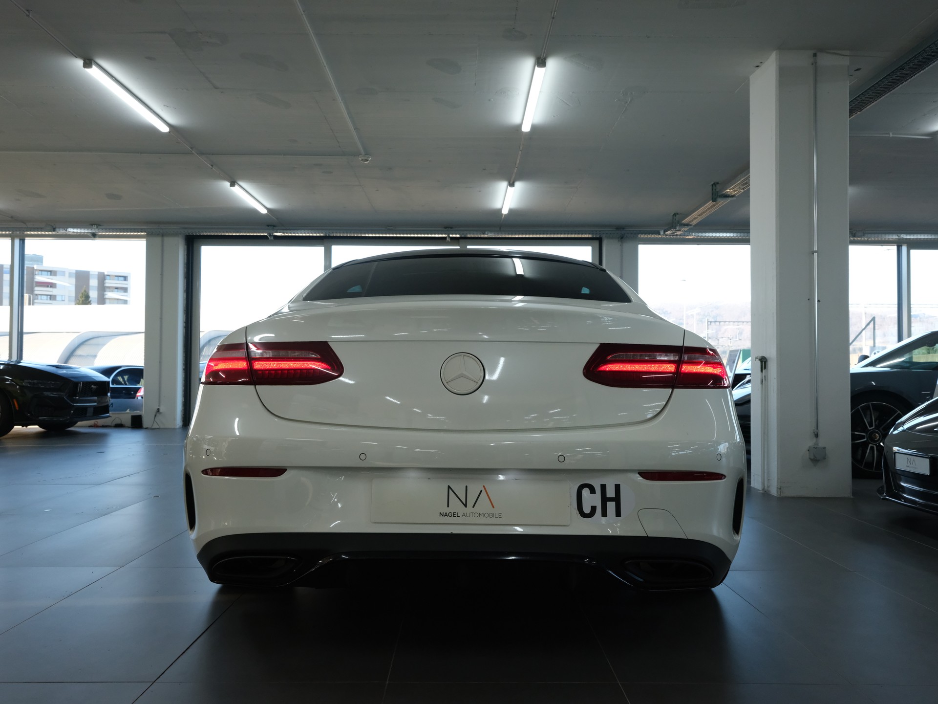 MERCEDES-BENZ E 400 Coupé AMG Line 4 Matic 9G-Tronic-showroom-element-3