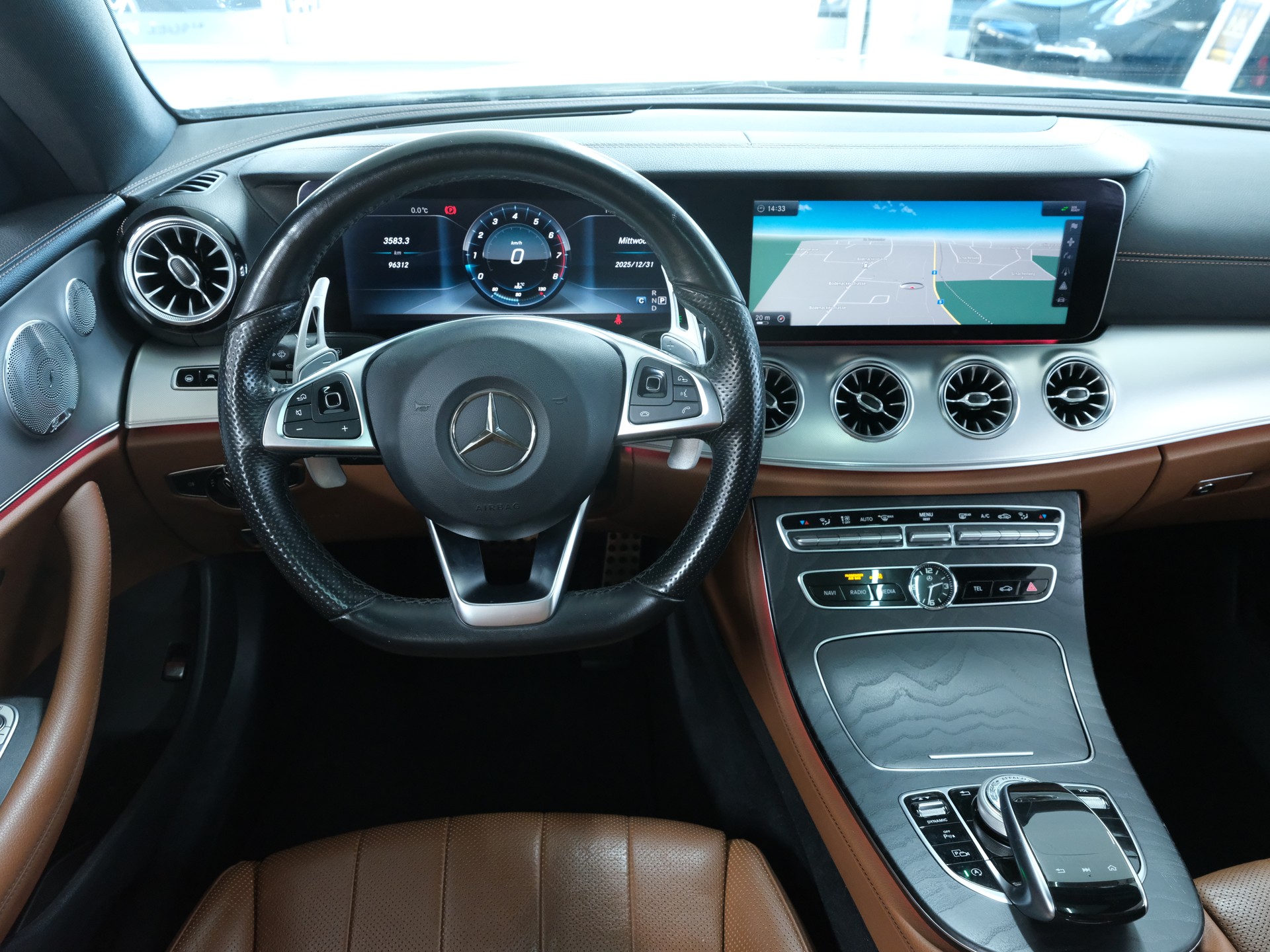 MERCEDES-BENZ E 400 Coupé AMG Line 4 Matic 9G-Tronic-image-12