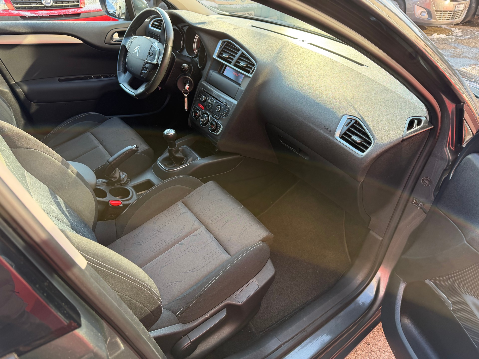 CITROEN C4 Berline 1.6 VTi Séduction-image-8