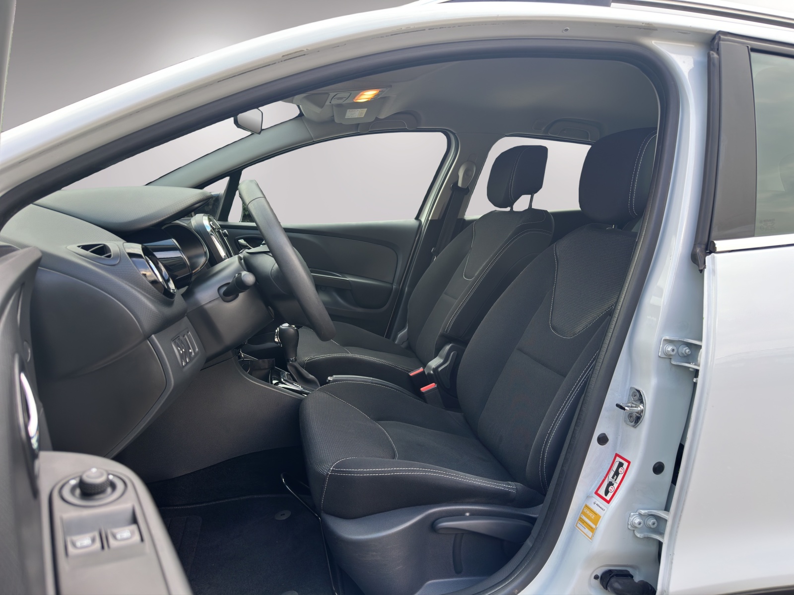 RENAULT Clio Grandtour 1.5 dCi Expression EDC-image-9