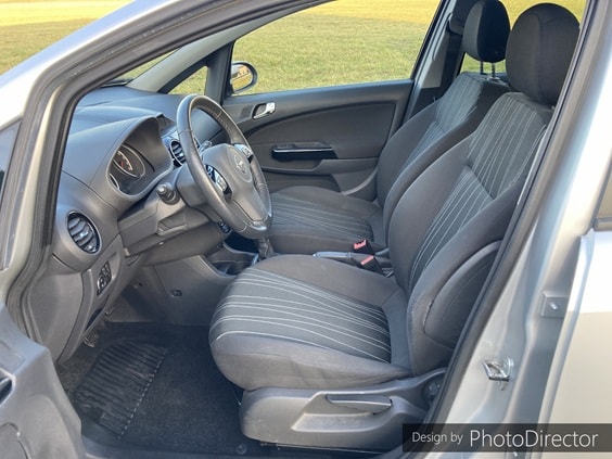OPEL Corsa 1.4 TP Anniversary Automatic-image-4