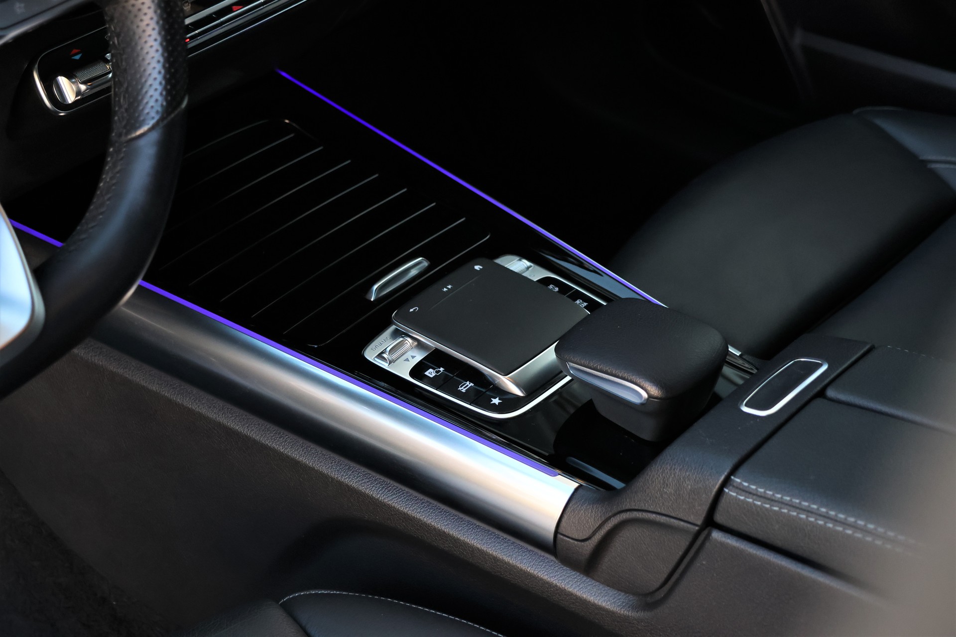 MERCEDES-BENZ B 220 d AMG Line 8G-DCT (CH)-image-9