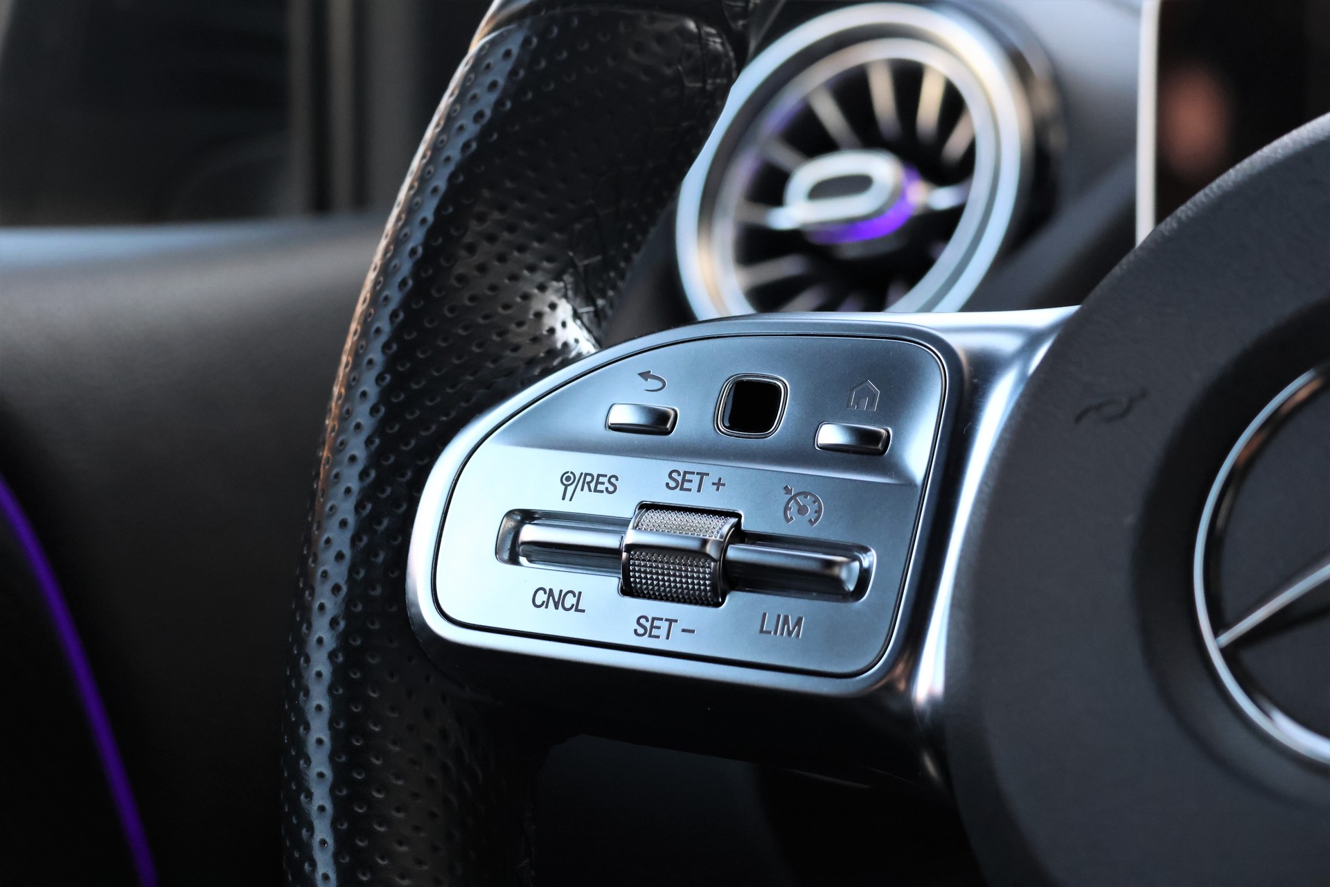MERCEDES-BENZ B 220 d AMG Line 8G-DCT (CH)-image-16