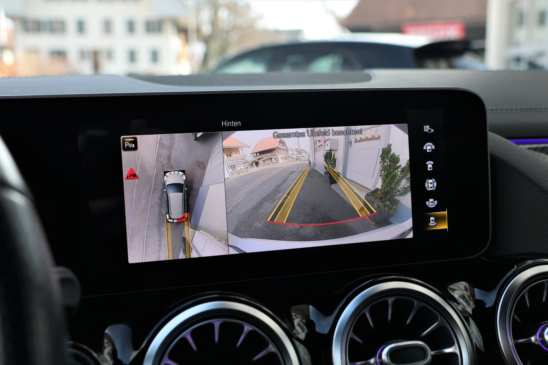 MERCEDES-BENZ B 220 d AMG Line 8G-DCT (CH)-image-21