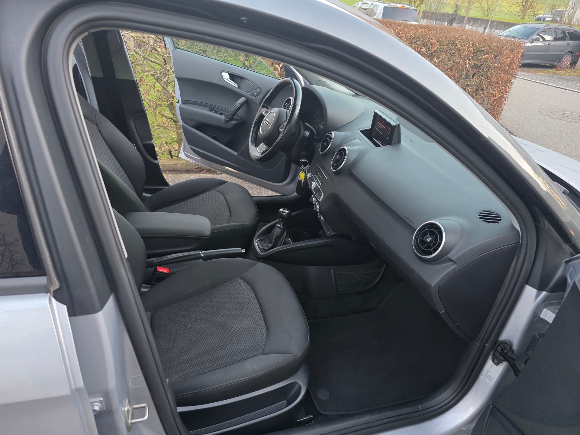 AUDI A1 Sportback 1.4 TDI-image-11