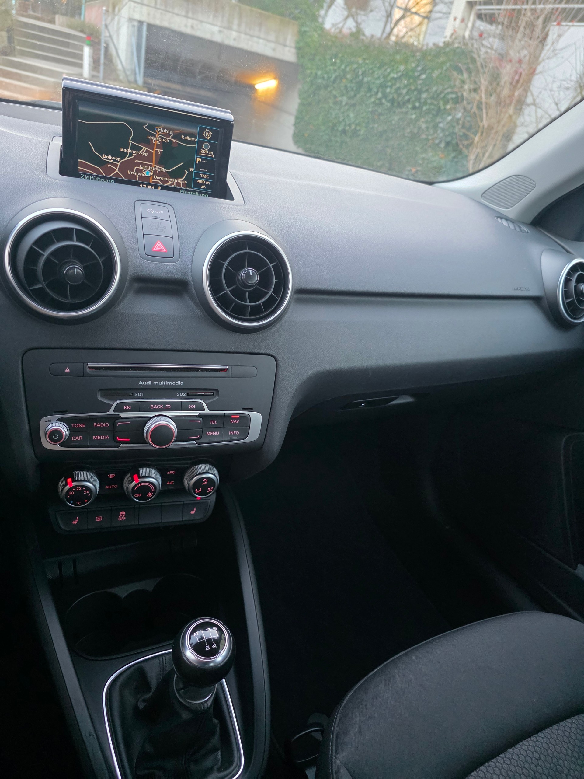 AUDI A1 Sportback 1.4 TDI-image-14