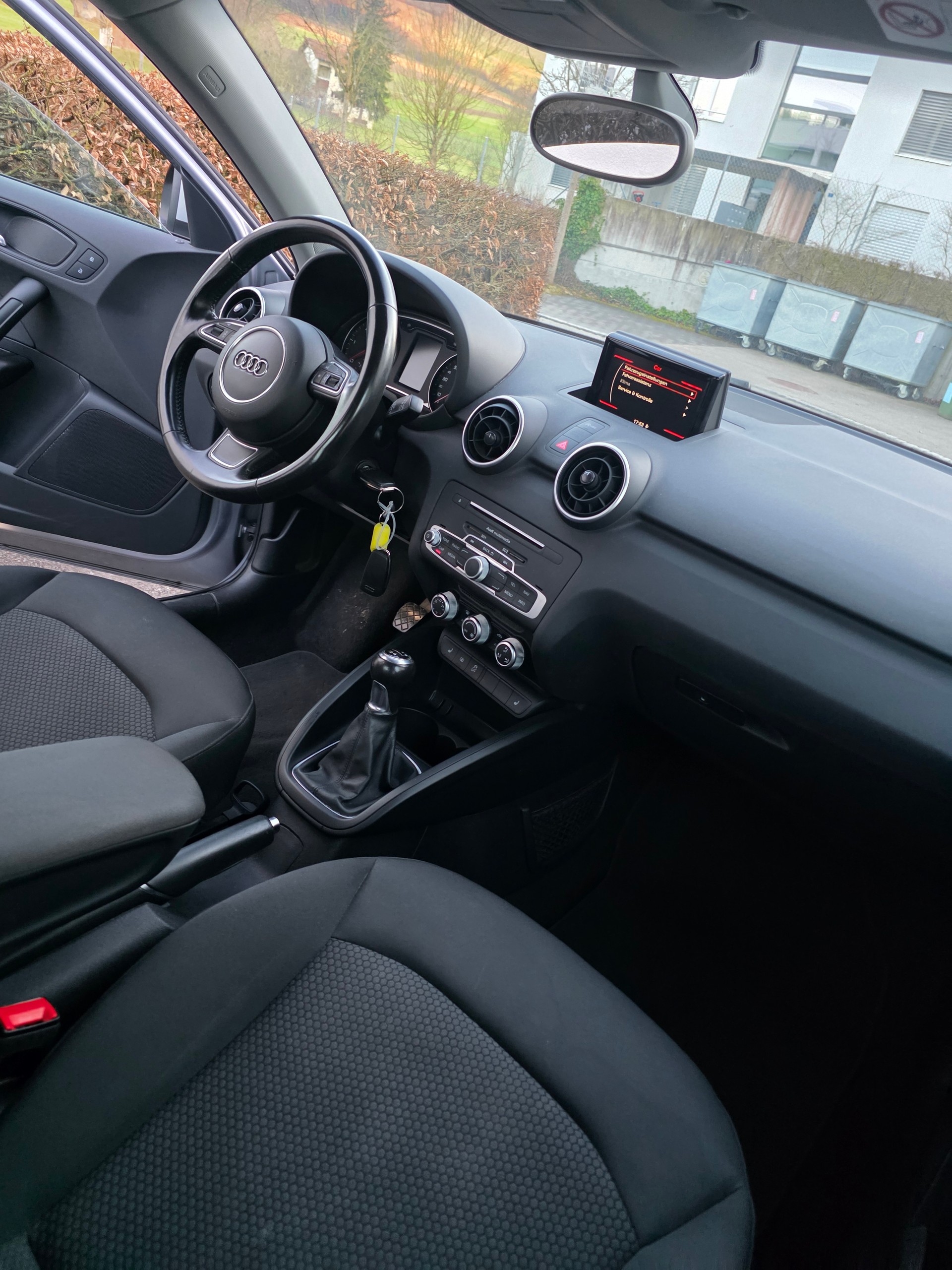 AUDI A1 Sportback 1.4 TDI-image-13