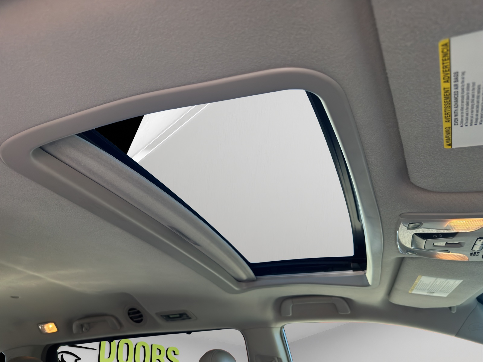 TOYOTA XLE Sienna AWD-image-19
