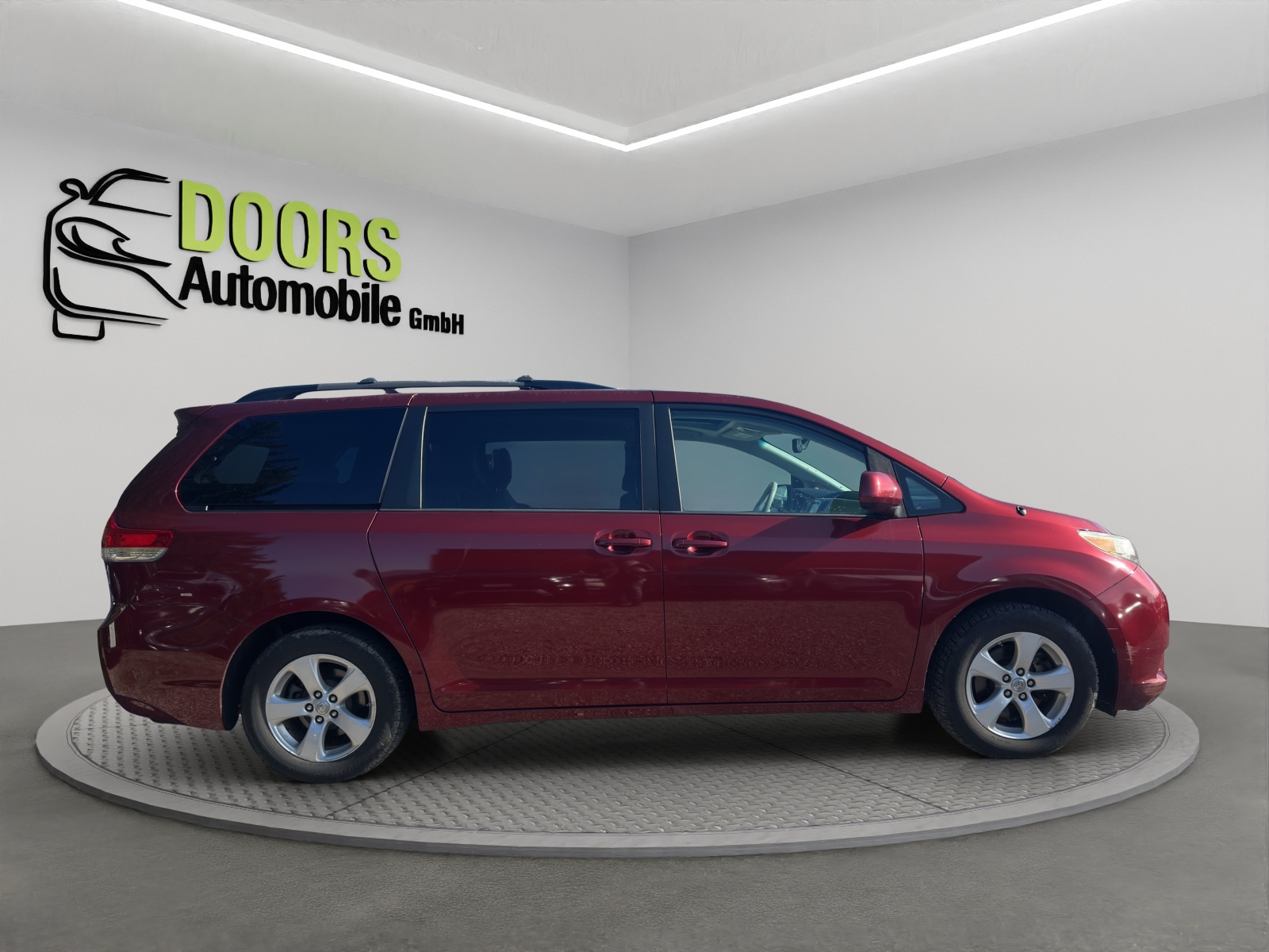 TOYOTA XLE Sienna AWD-image-8