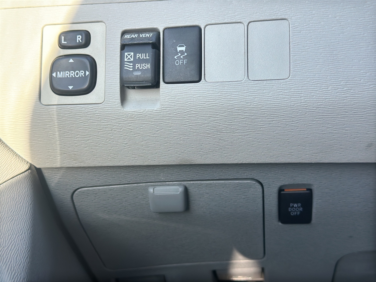TOYOTA XLE Sienna AWD-image-10