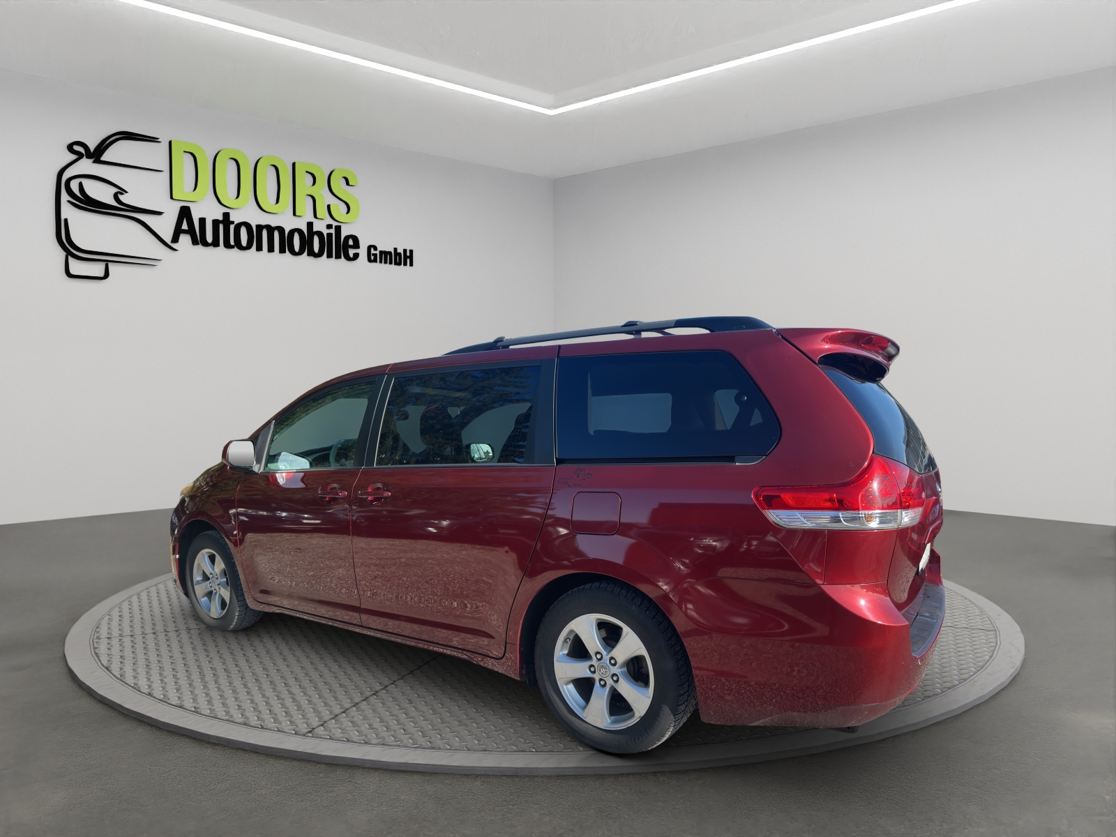 TOYOTA XLE Sienna AWD-image-5