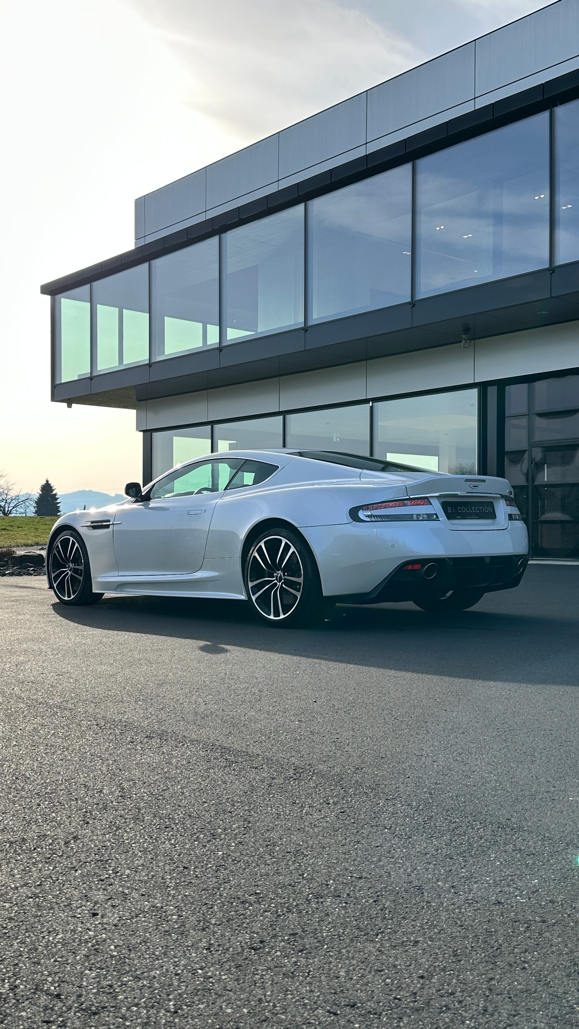 ASTON MARTIN DBS Coupé Touchtronic 2-image-7