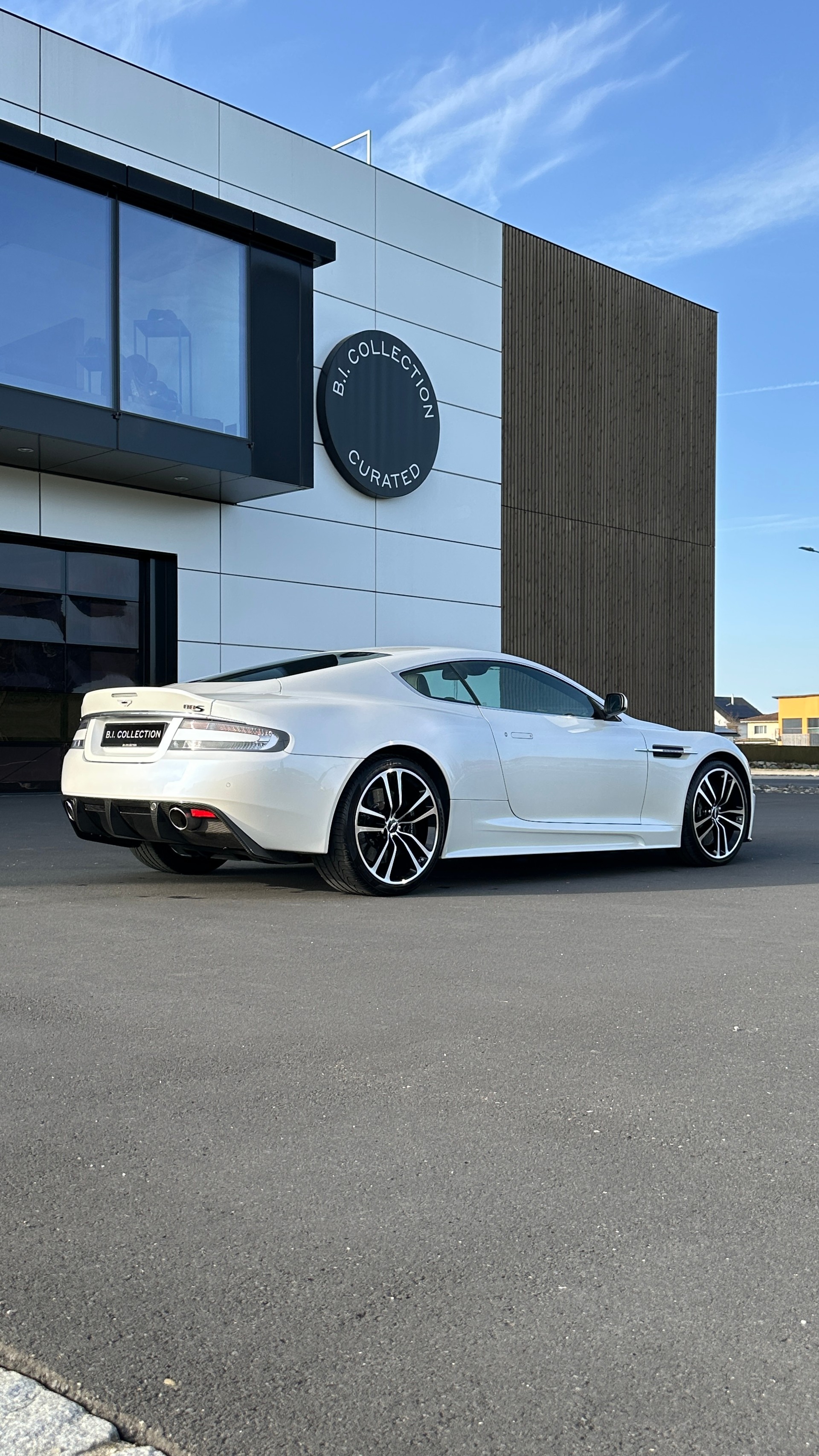 ASTON MARTIN DBS Coupé Touchtronic 2-image-4