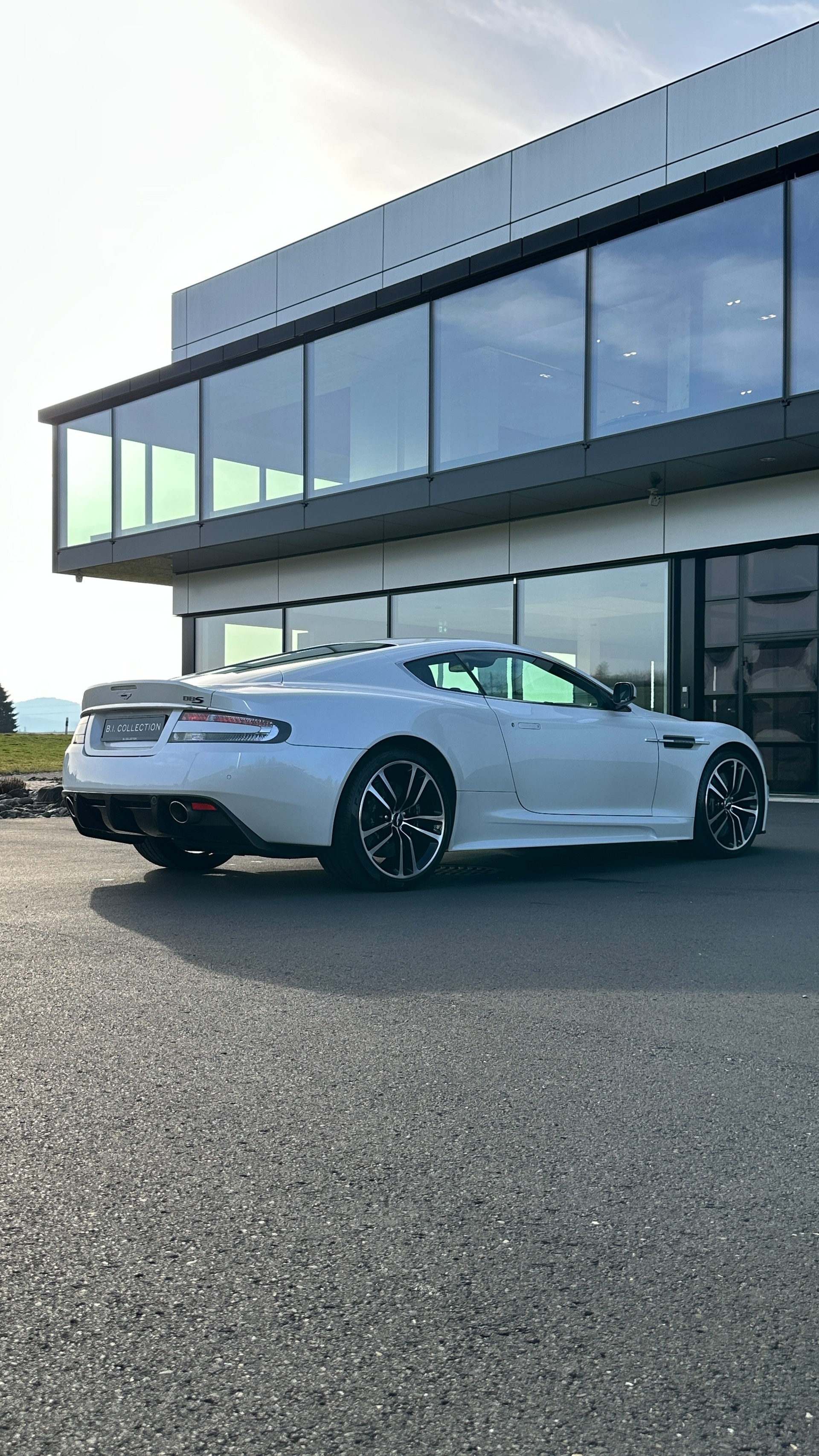 ASTON MARTIN DBS Coupé Touchtronic 2-image-11