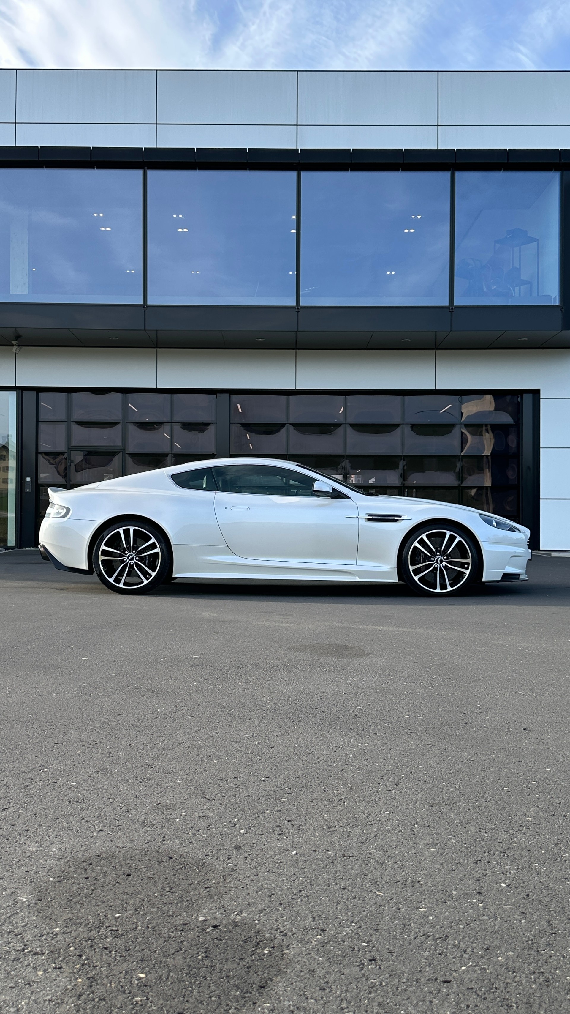 ASTON MARTIN DBS Coupé Touchtronic 2-image-10