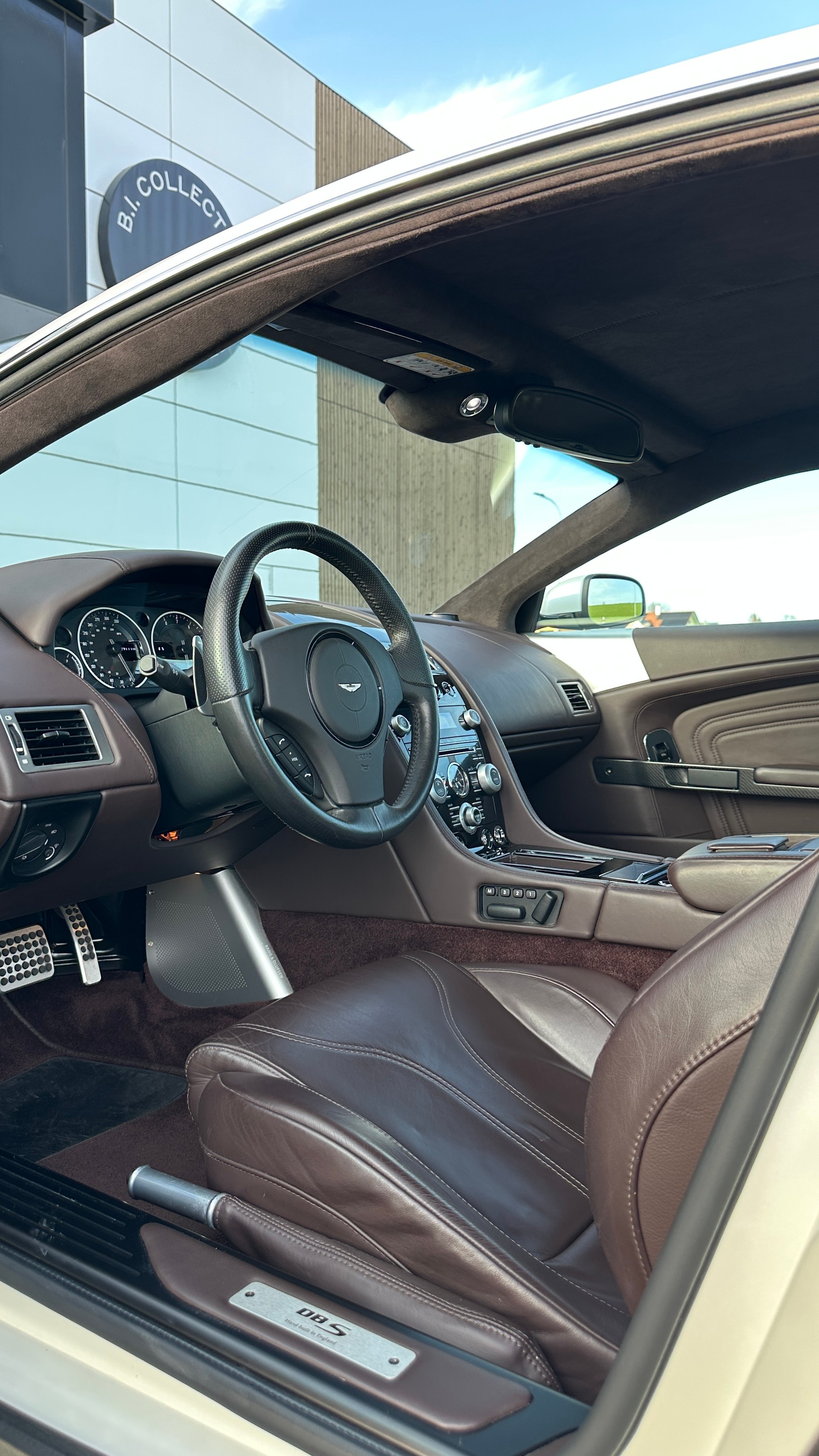 ASTON MARTIN DBS Coupé Touchtronic 2-image-12
