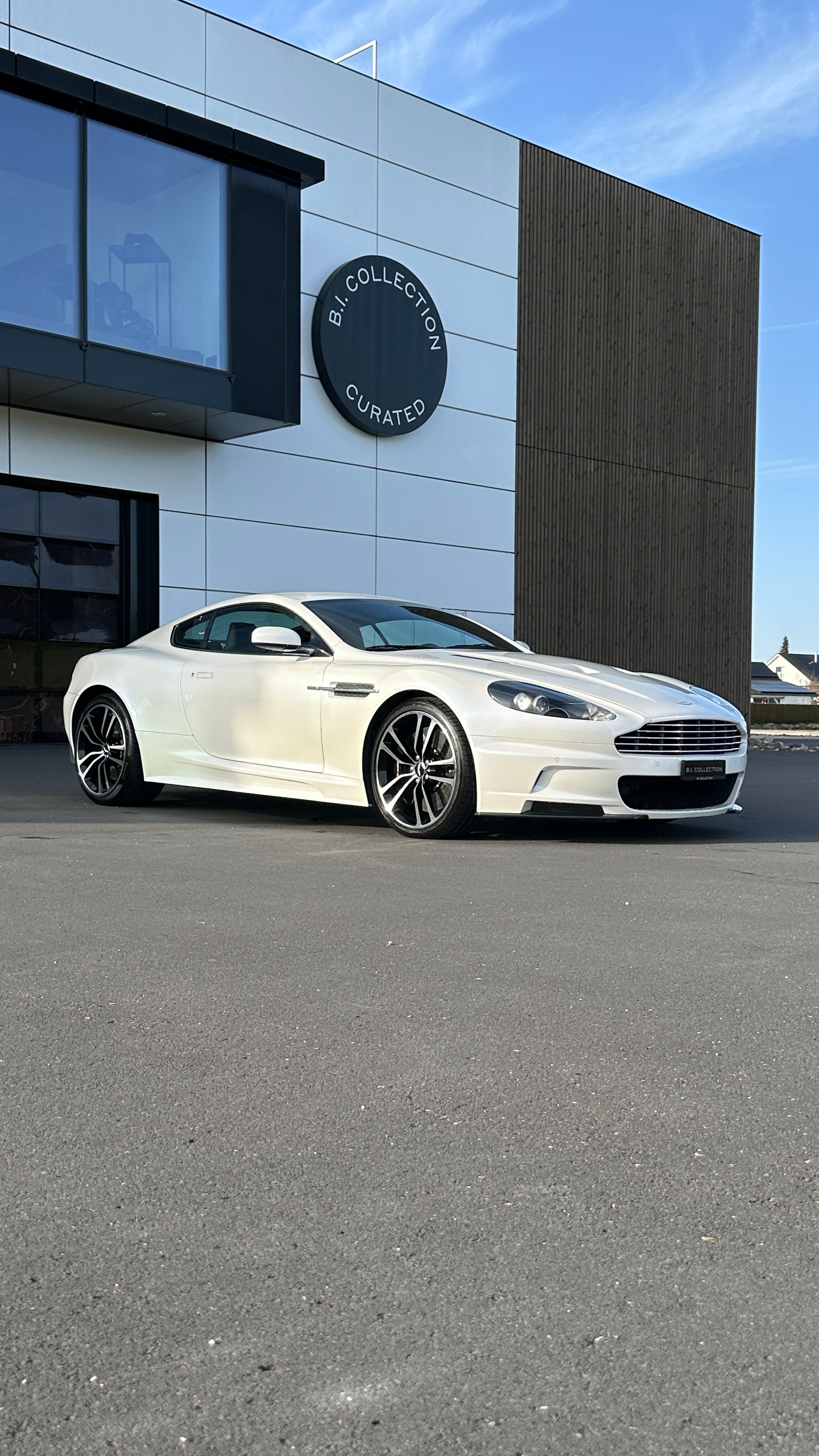 ASTON MARTIN DBS Coupé Touchtronic 2-showroom-element-1