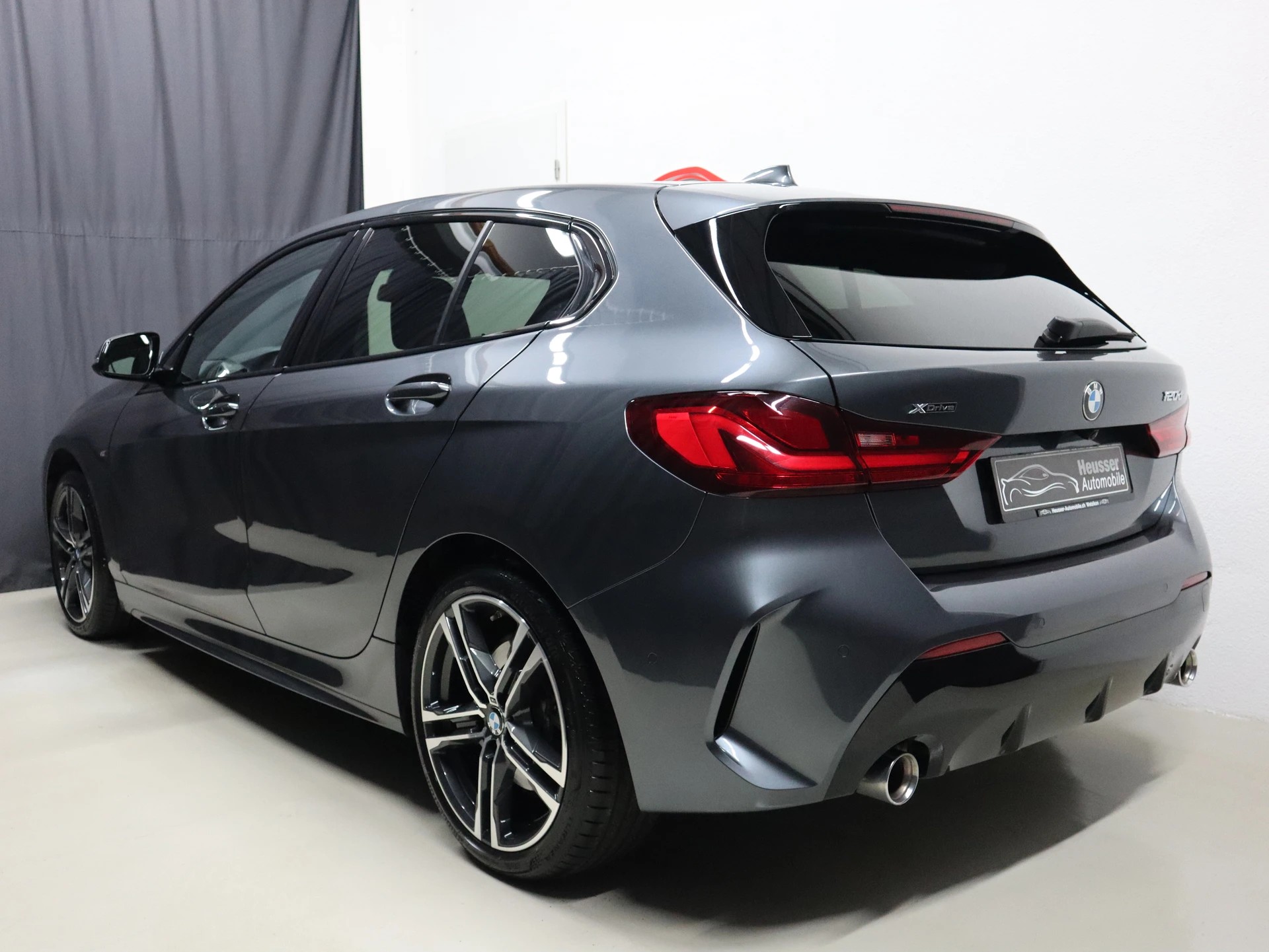 BMW 120d xDrive Steptronic M-Sport - Navi - LED - Teil-Leder - Kamera - 190 PS-showroom-element-3