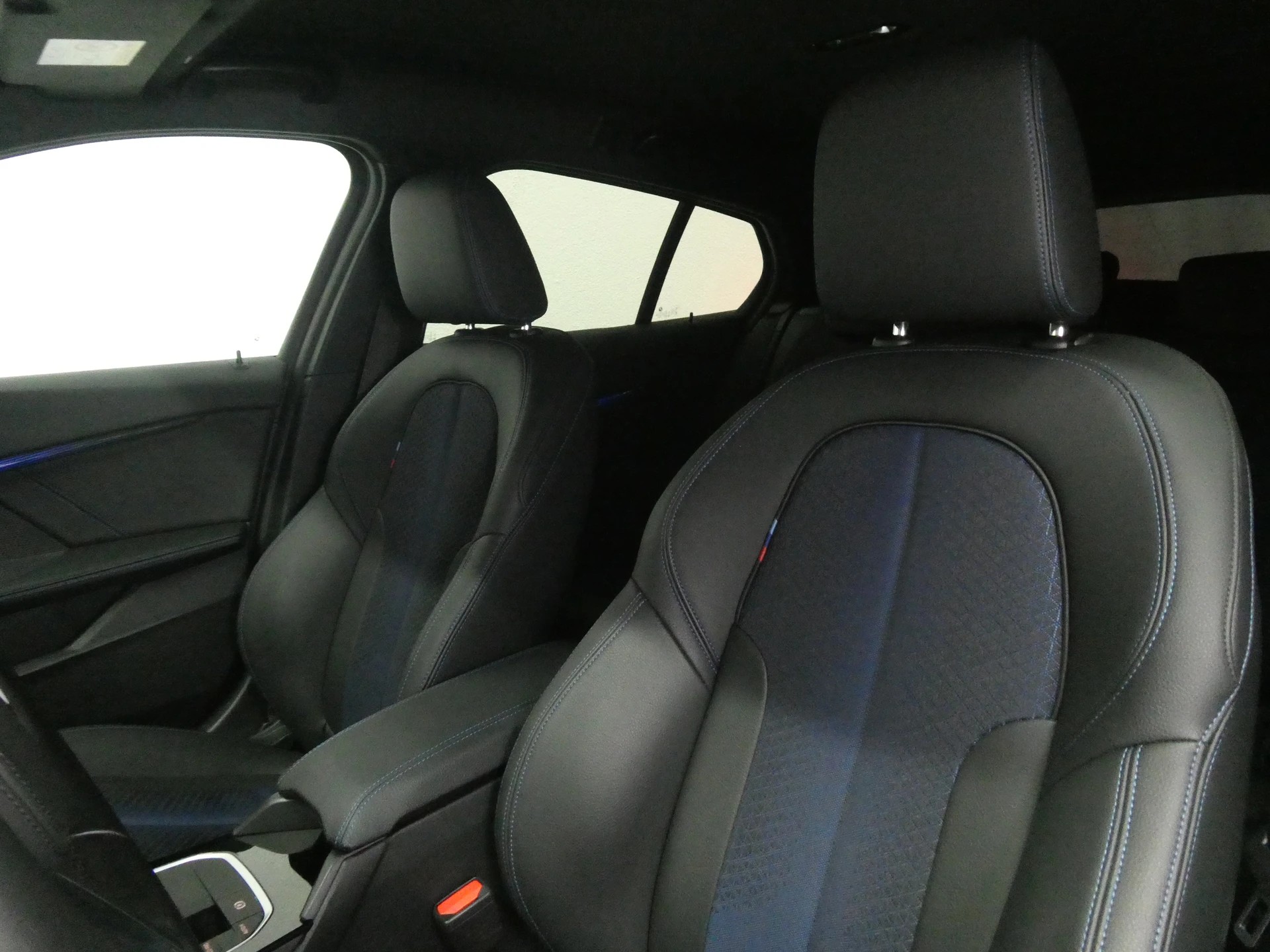 BMW 120d xDrive Steptronic M-Sport - Navi - LED - Teil-Leder - Kamera - 190 PS-image-8