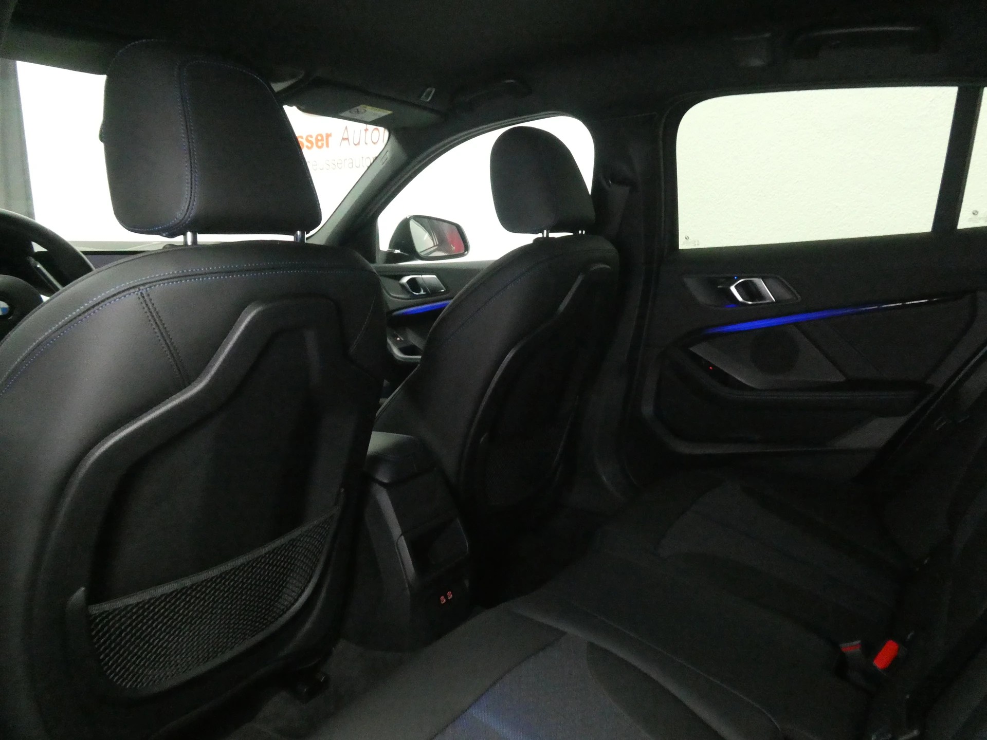 BMW 120d xDrive Steptronic M-Sport - Navi - LED - Teil-Leder - Kamera - 190 PS-image-9