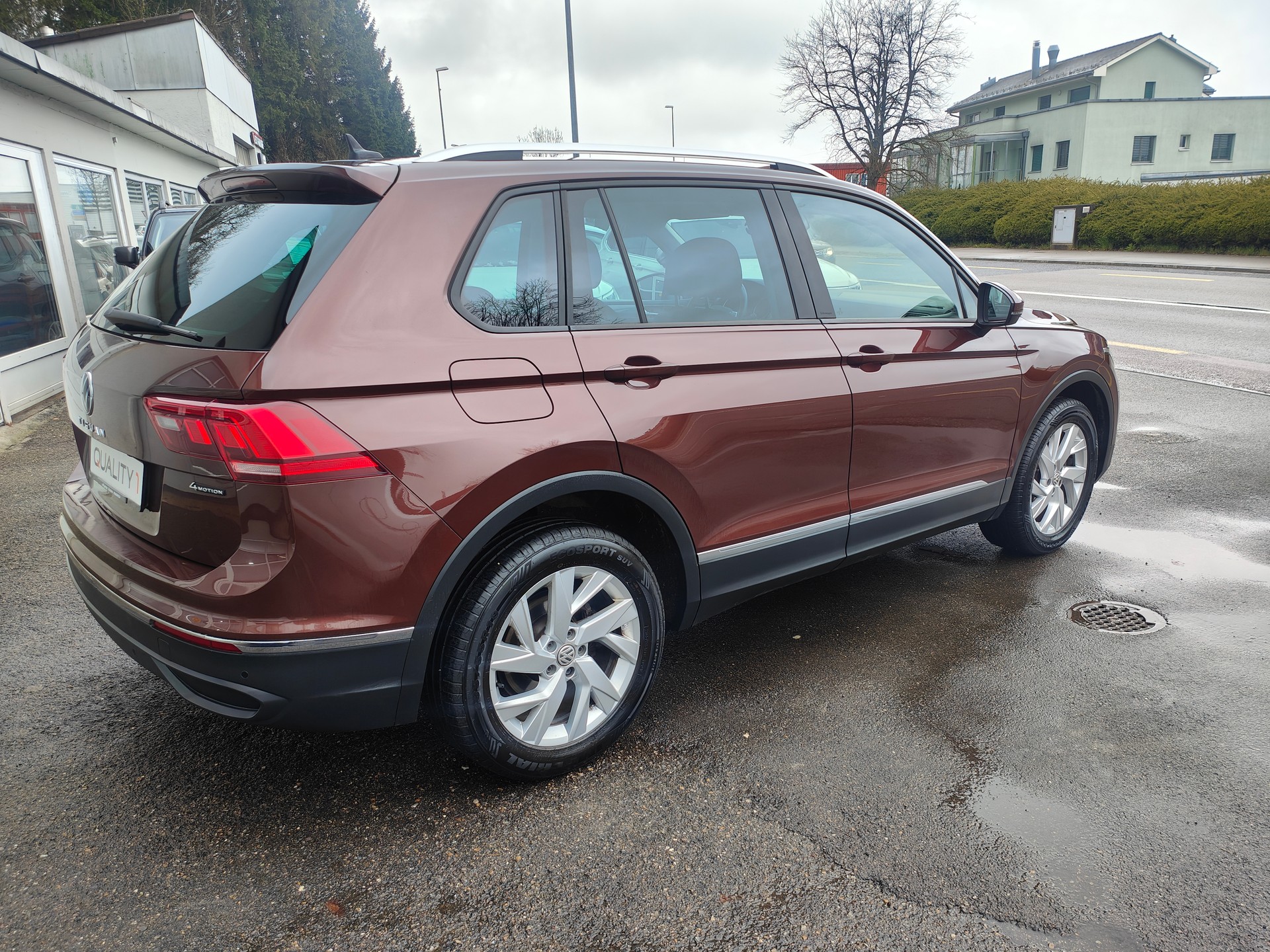 VW Tiguan 2.0 TDI SCR Comfortline 4Motion DSG-image-5