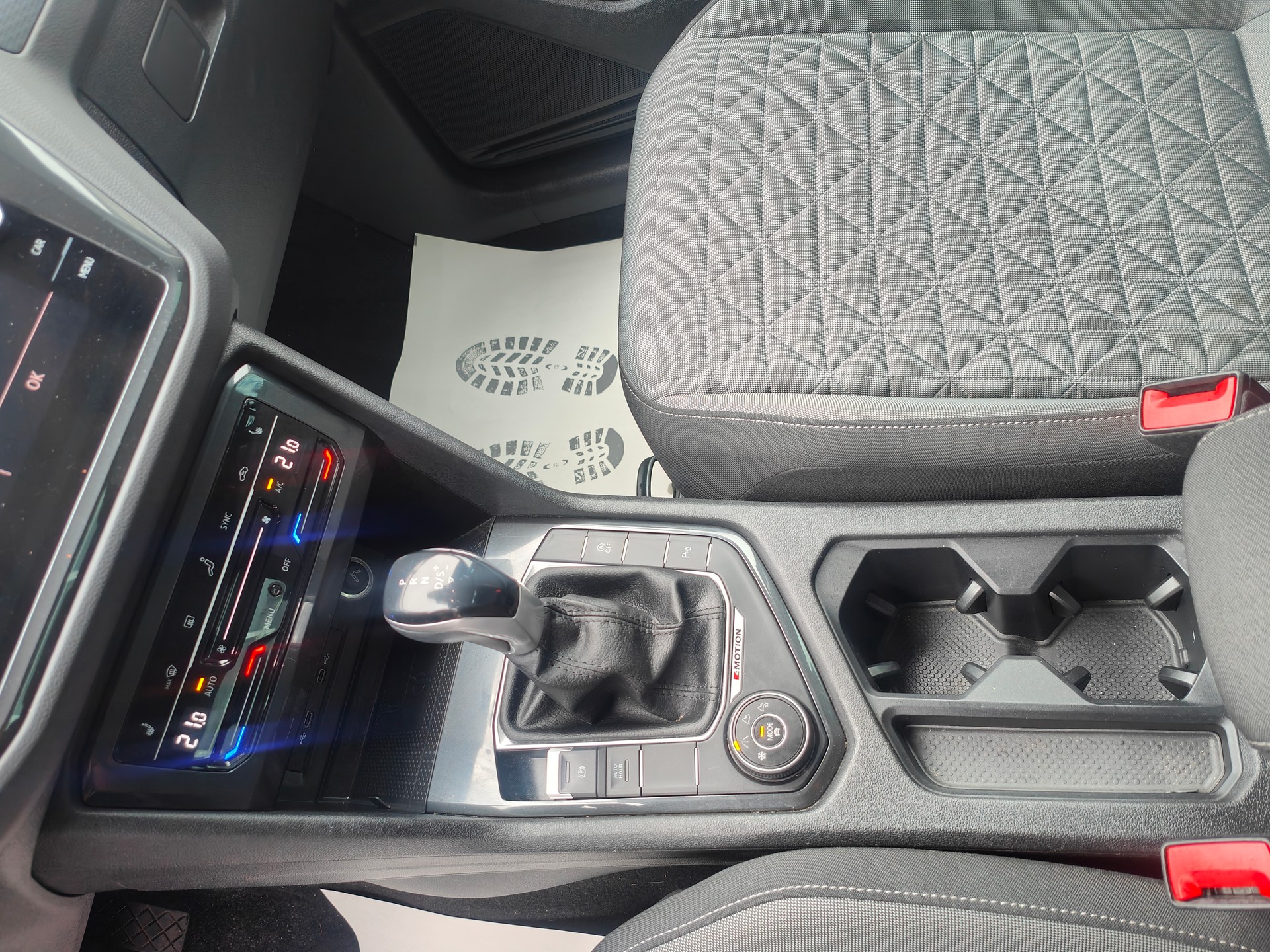 VW Tiguan 2.0 TDI SCR Comfortline 4Motion DSG-image-11
