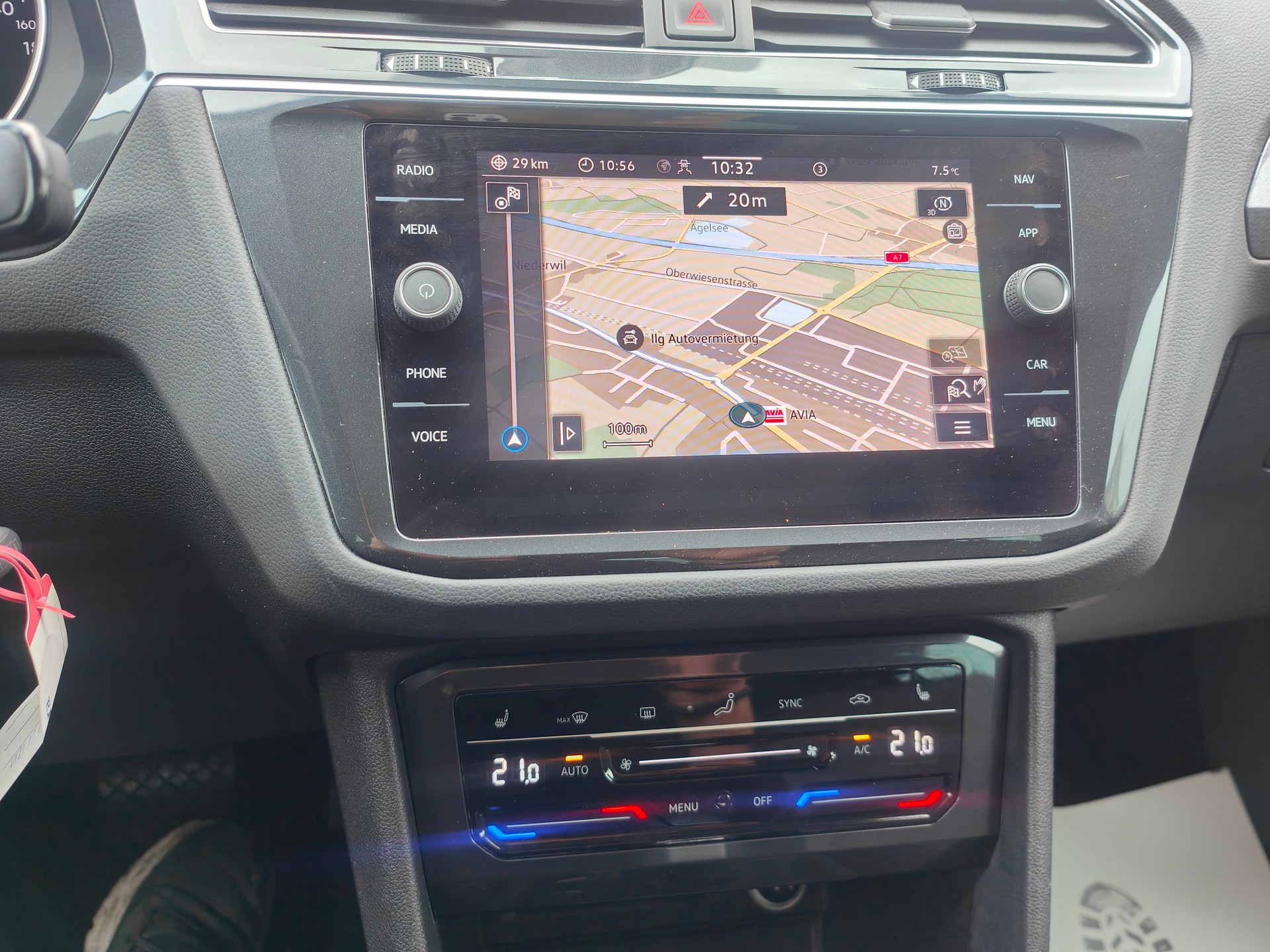 VW Tiguan 2.0 TDI SCR Comfortline 4Motion DSG-image-18