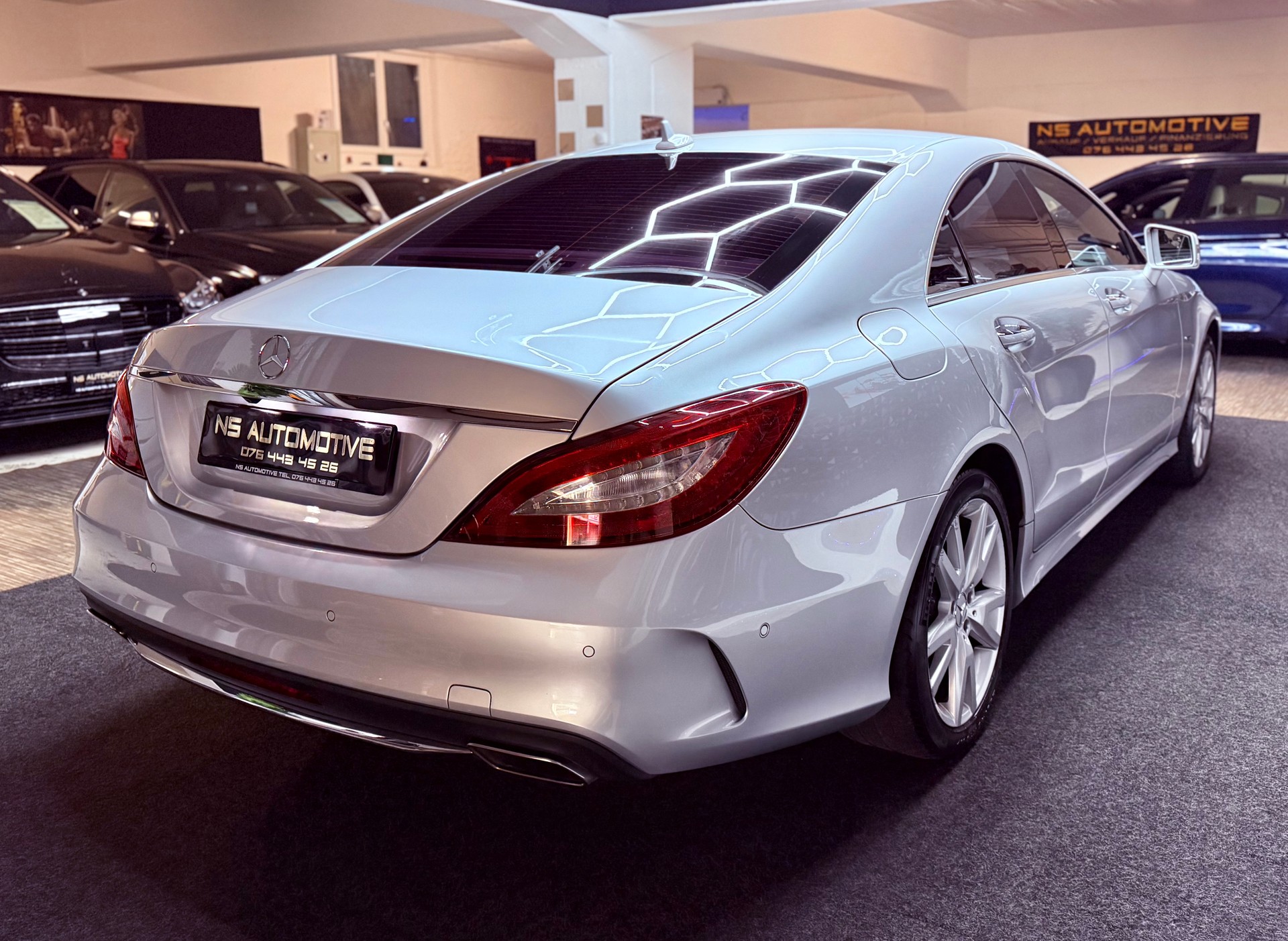 MERCEDES-BENZ CLS 350 d 4Matic 9G-Tronic-showroom-element-3