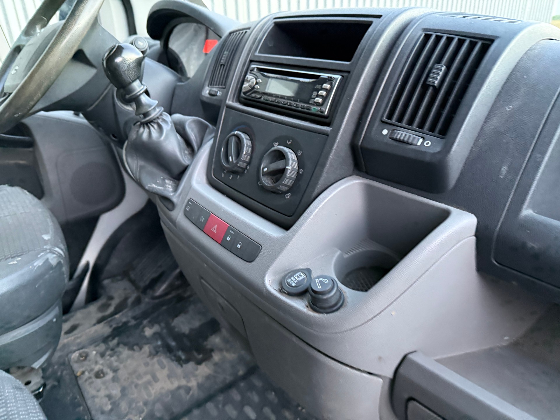 CITROEN Jumper 2.2 HDi 30 L1H1 3. PLACES CHARGE 1080 kg-image-26