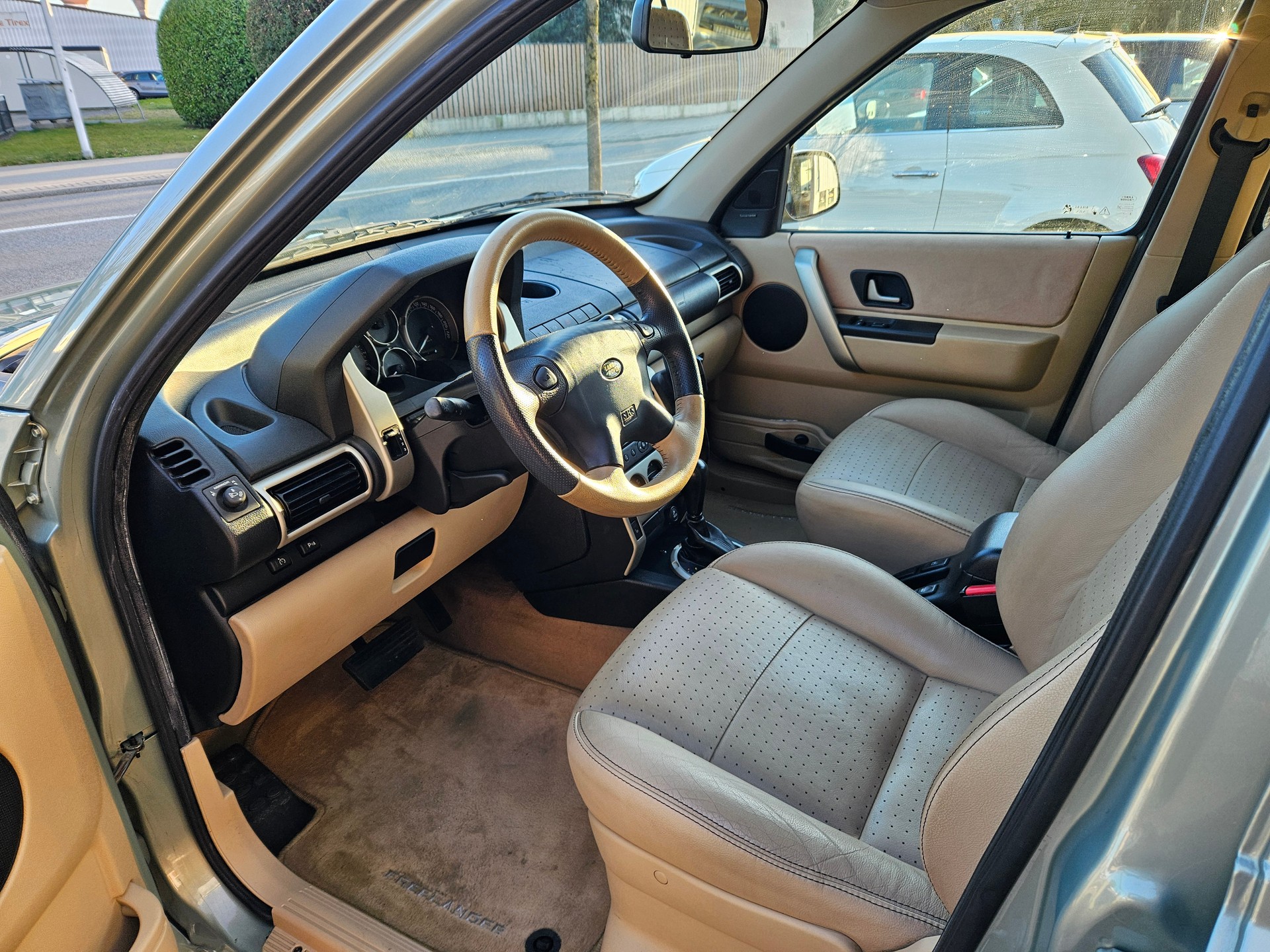 LAND ROVER Freelander 2.5 V6 HSE Wagon-image-5