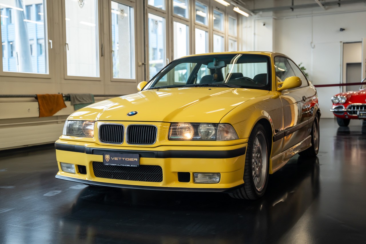 BMW M3 Coupé-showroom-element-3