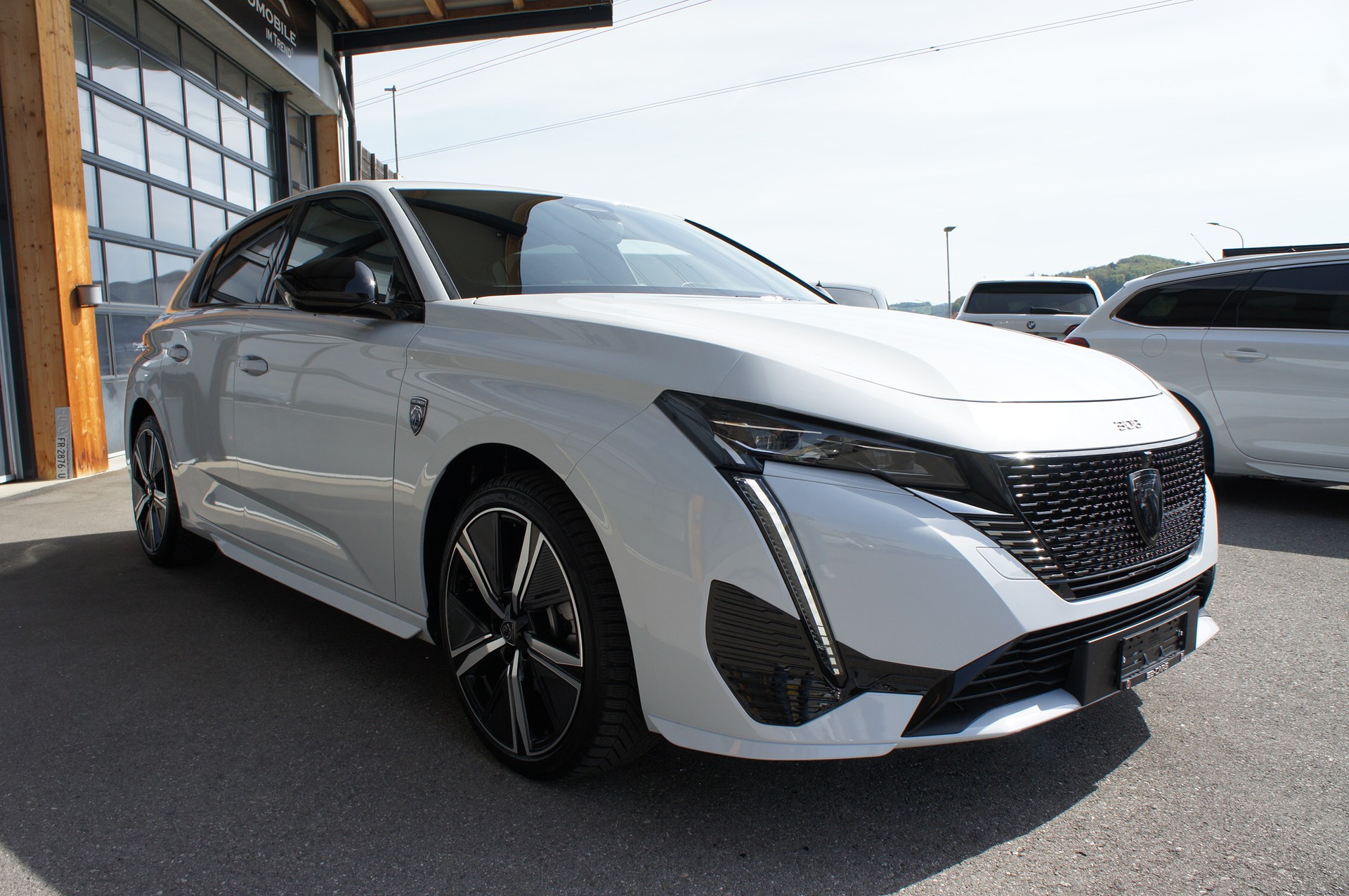 PEUGEOT 308 1.2 HEV 145 GT-image-6