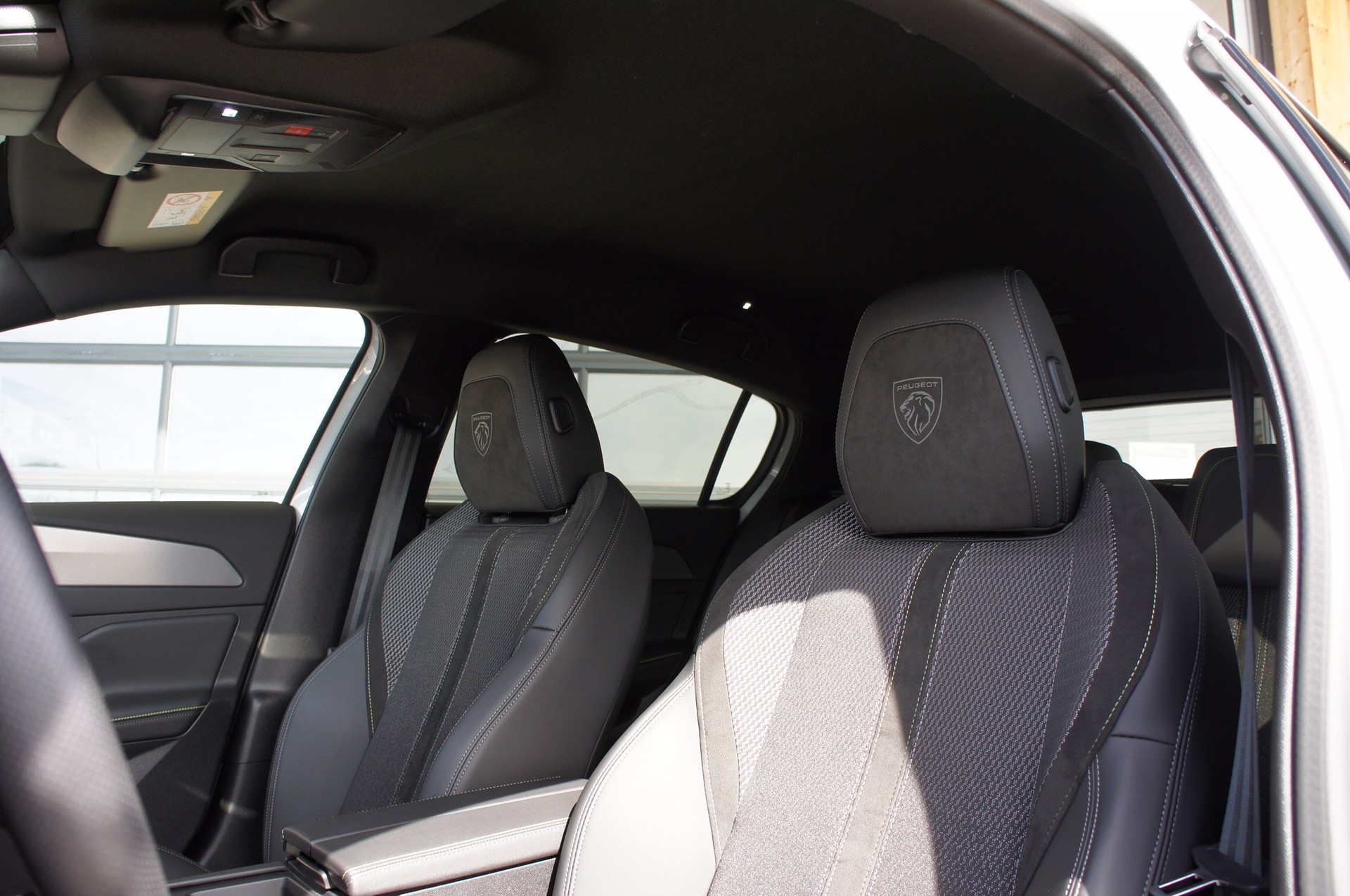PEUGEOT 308 1.2 HEV 145 GT-image-14