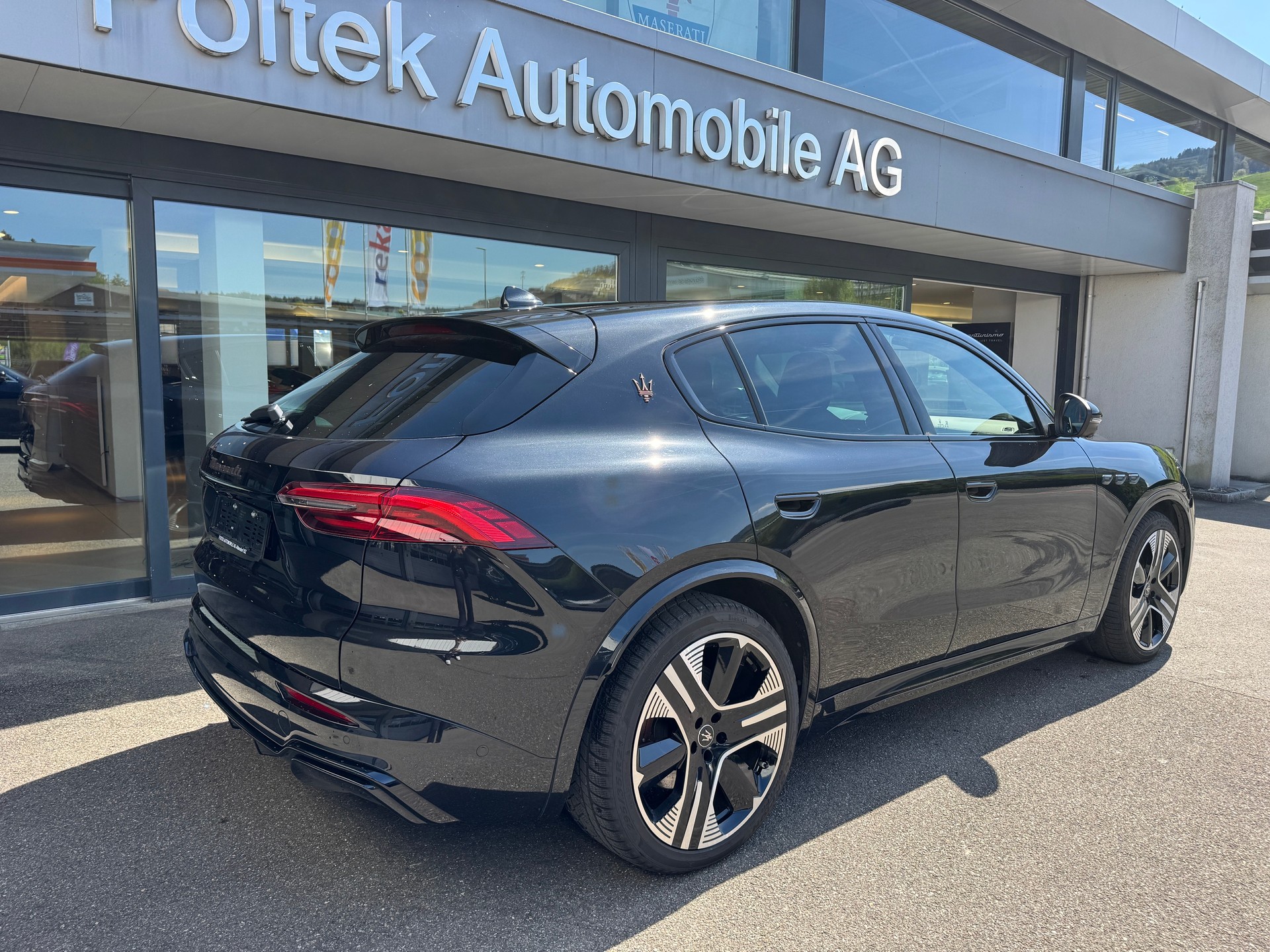 MASERATI Grecale Folgore 105kWh-showroom-element-3